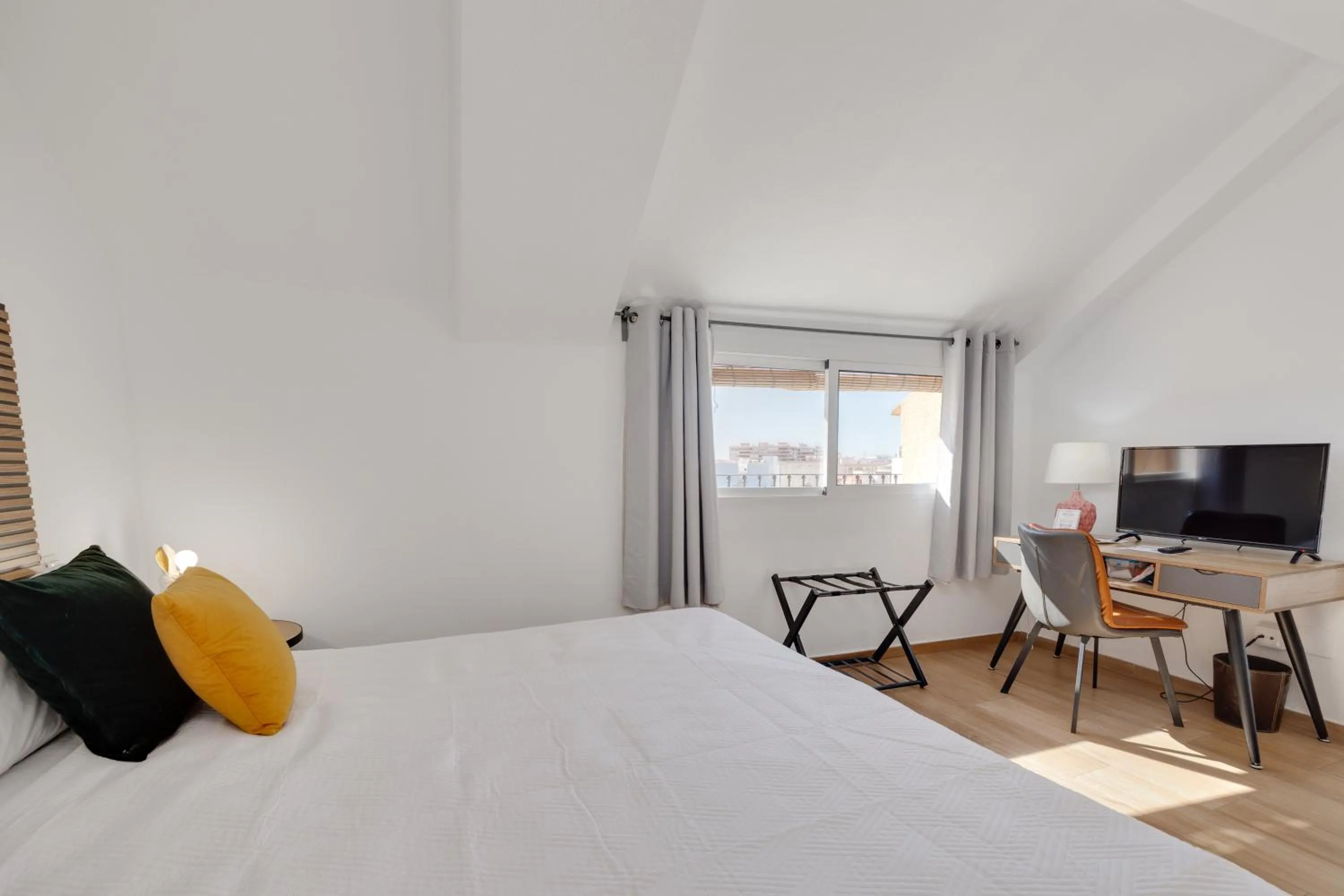 Bedroom, Bed in Hotel Madrid