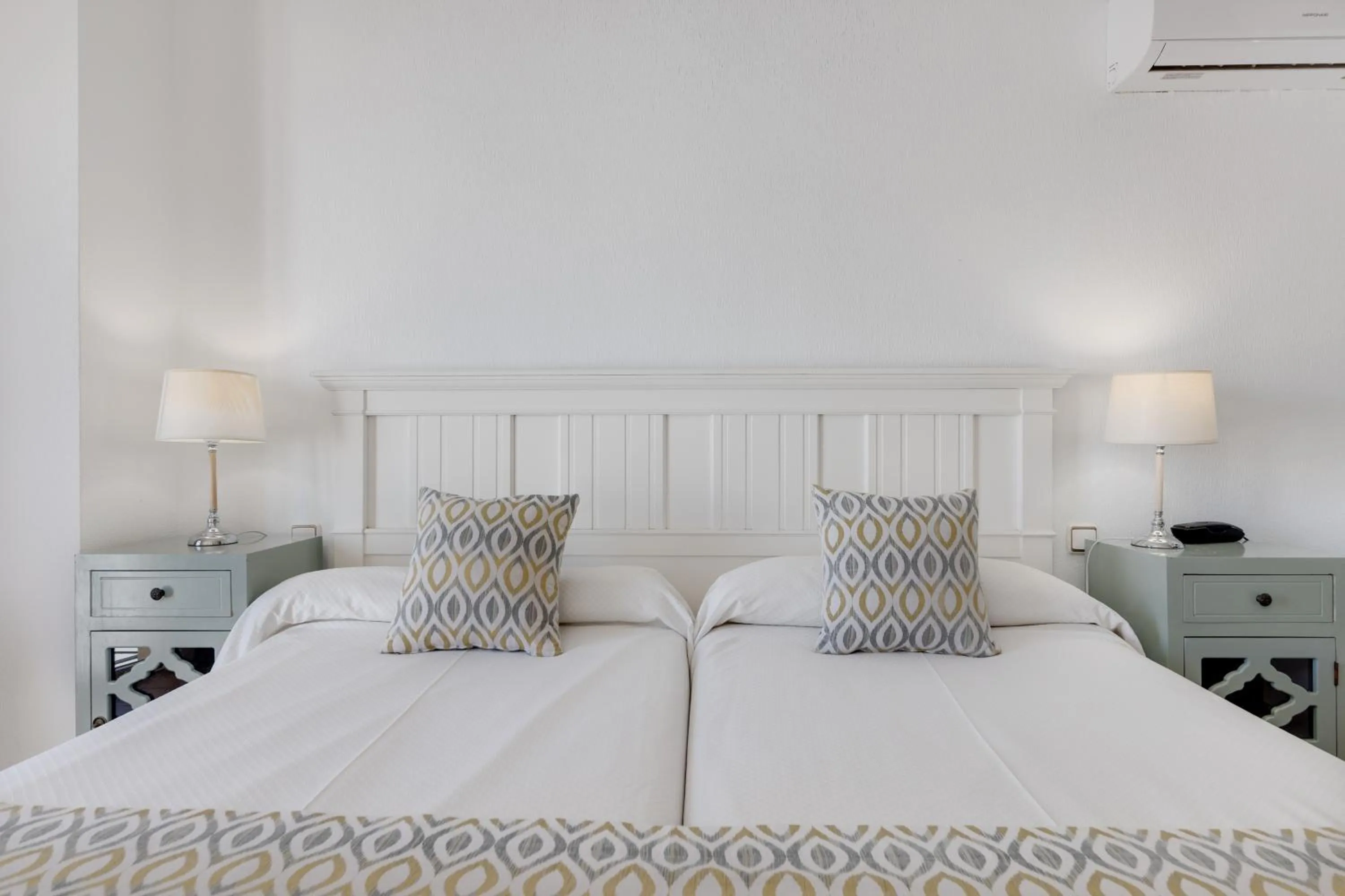 Bedroom, Bed in Hotel Madrid