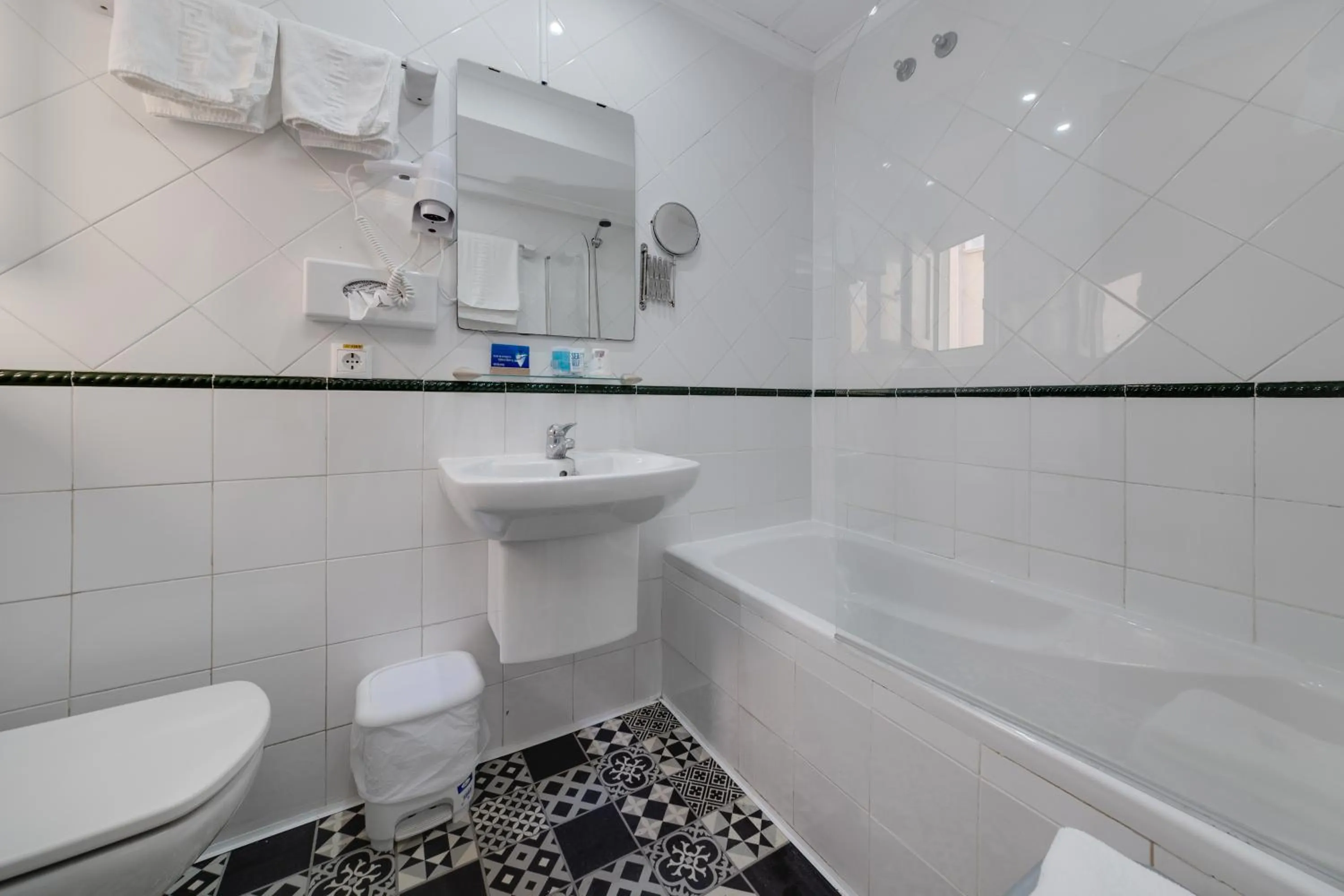 Shower in Hotel Madrid