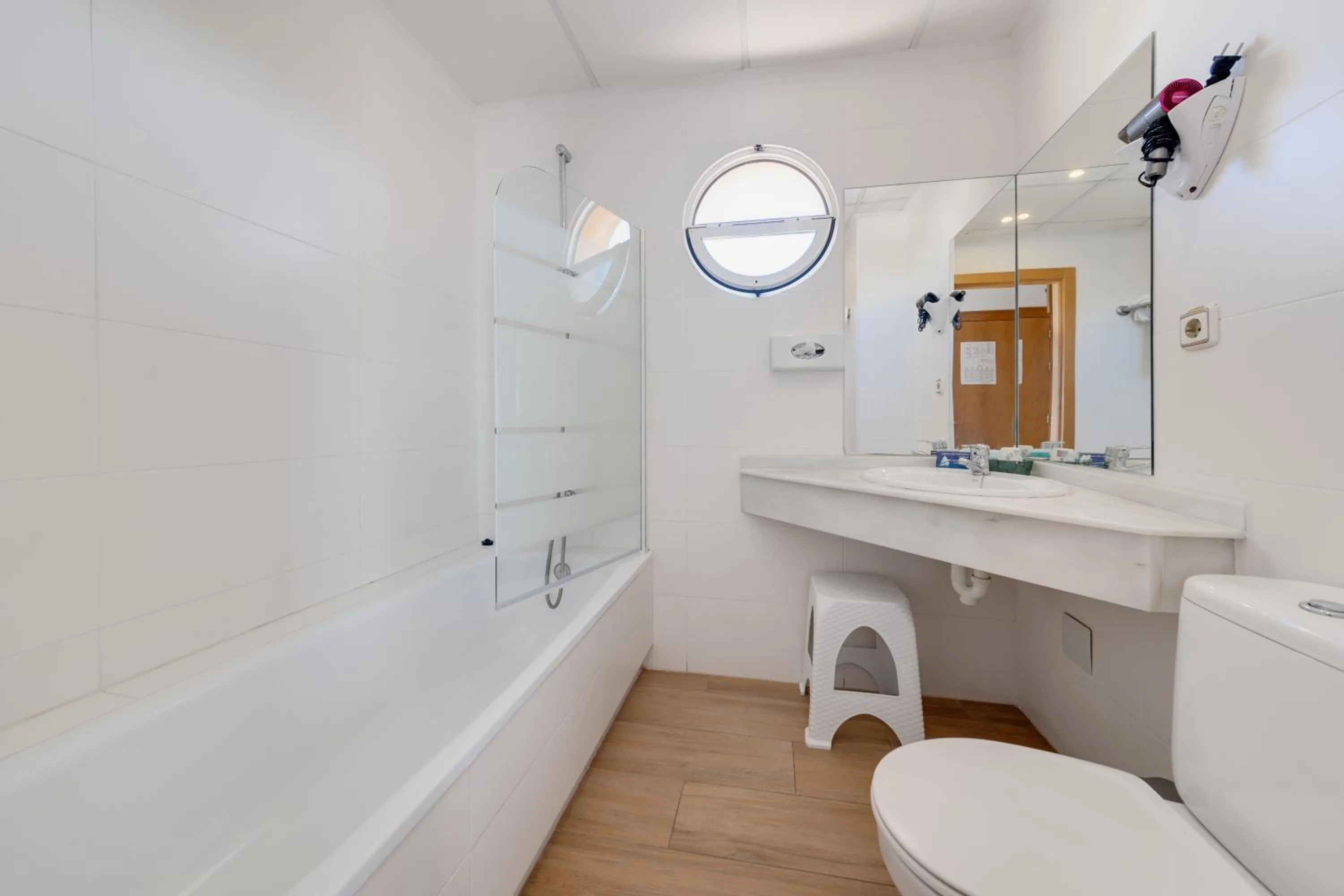 Shower in Hotel Madrid