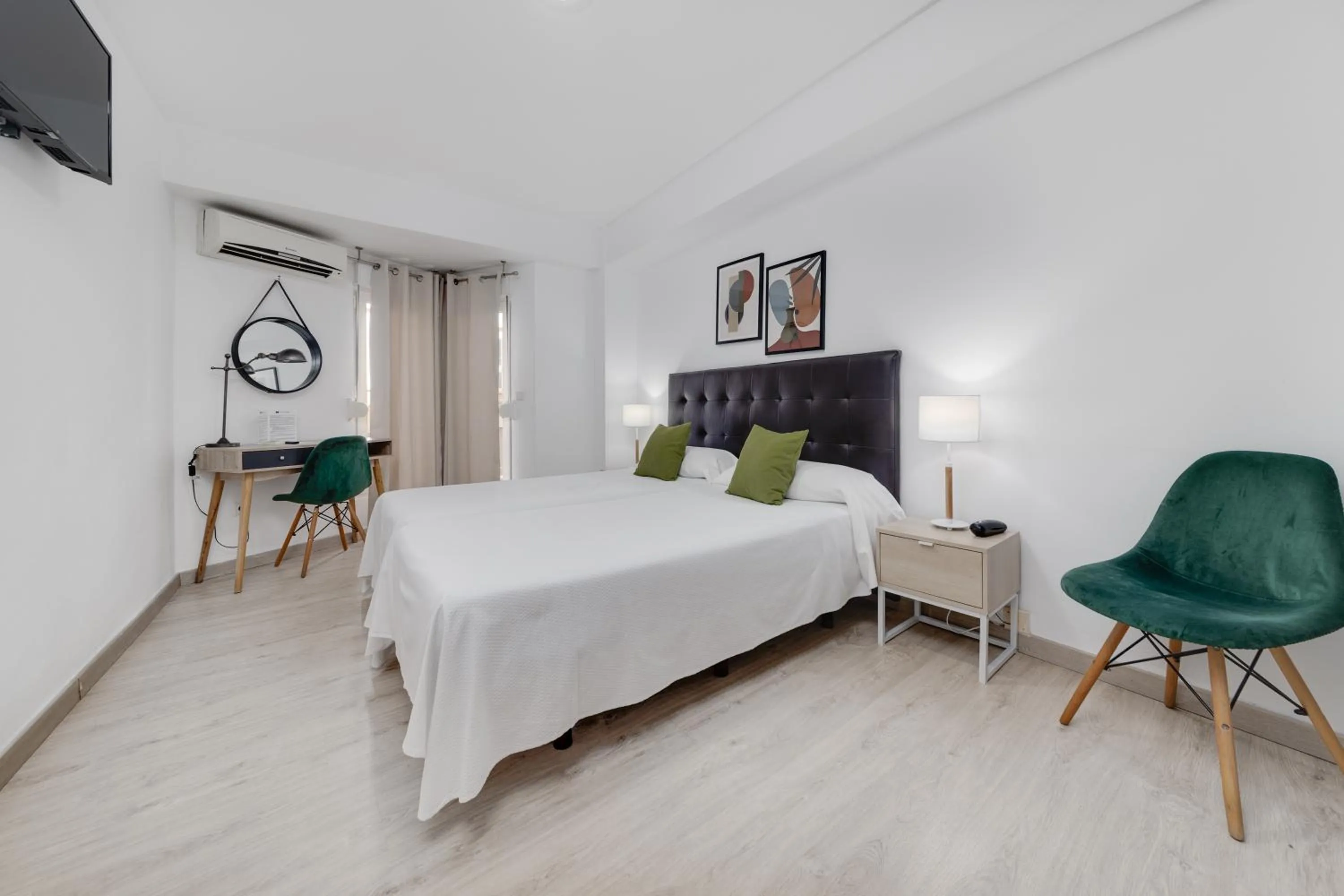 Bedroom, Bed in Hotel Madrid