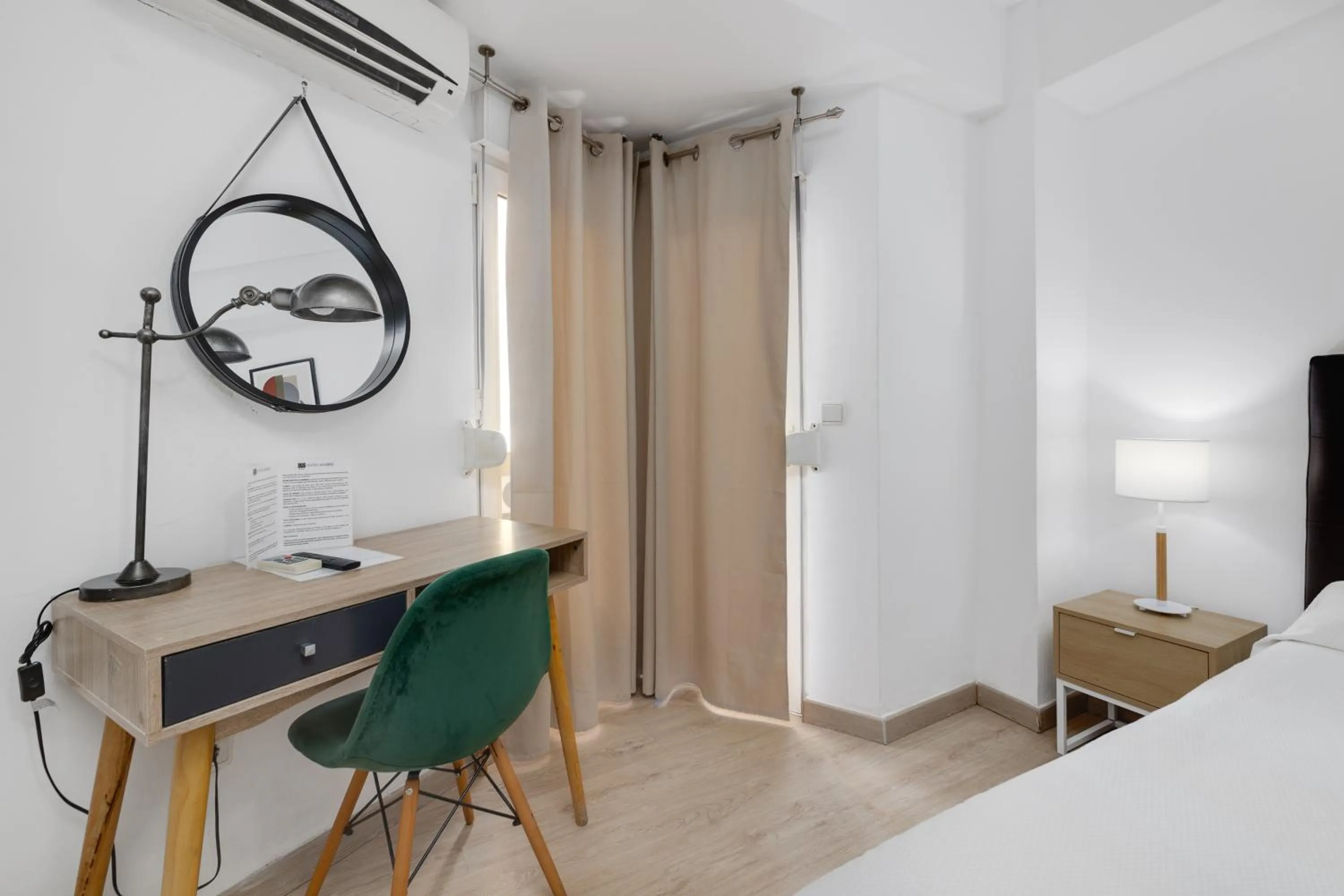 Bedroom, Bed in Hotel Madrid