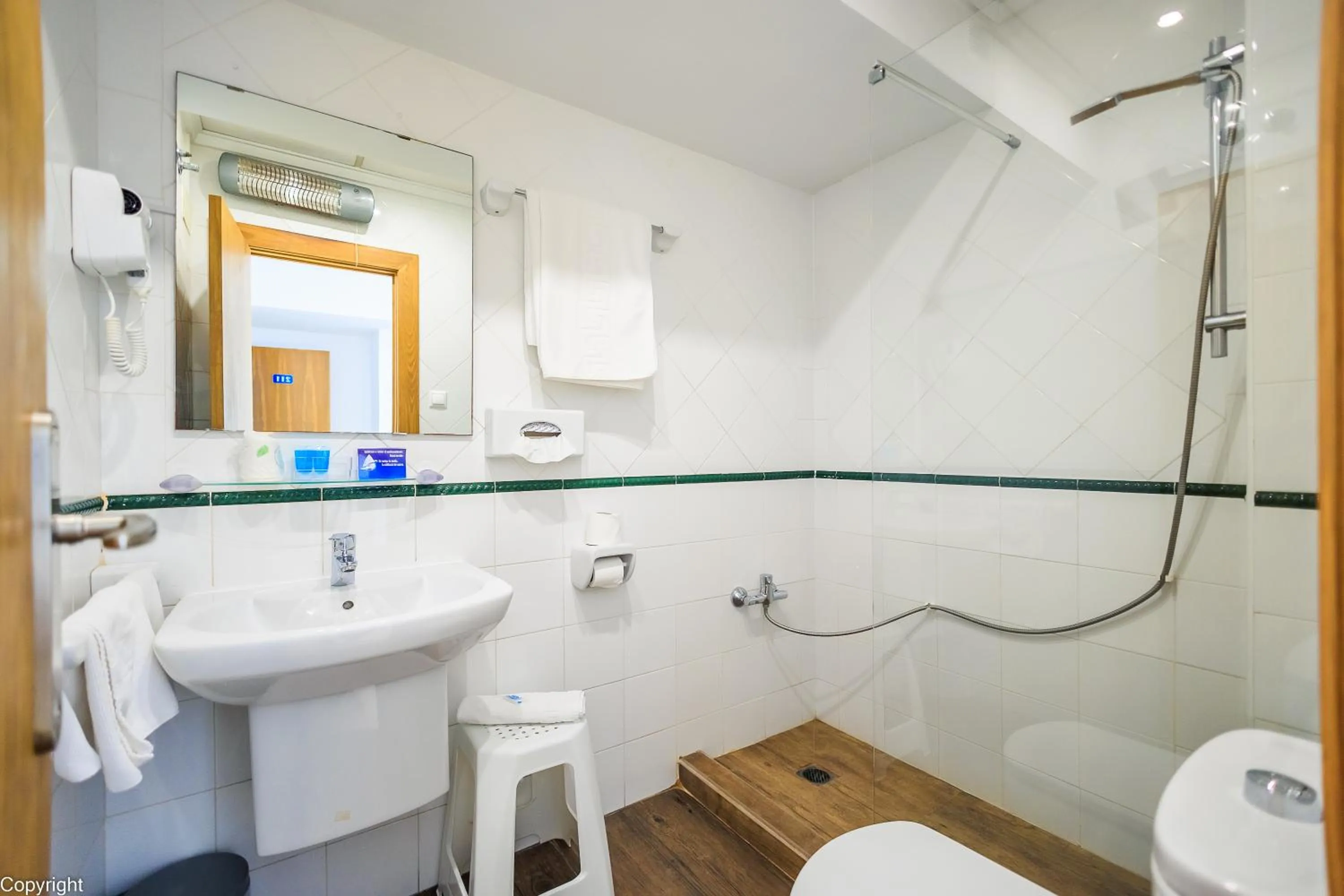 Shower in Hotel Madrid