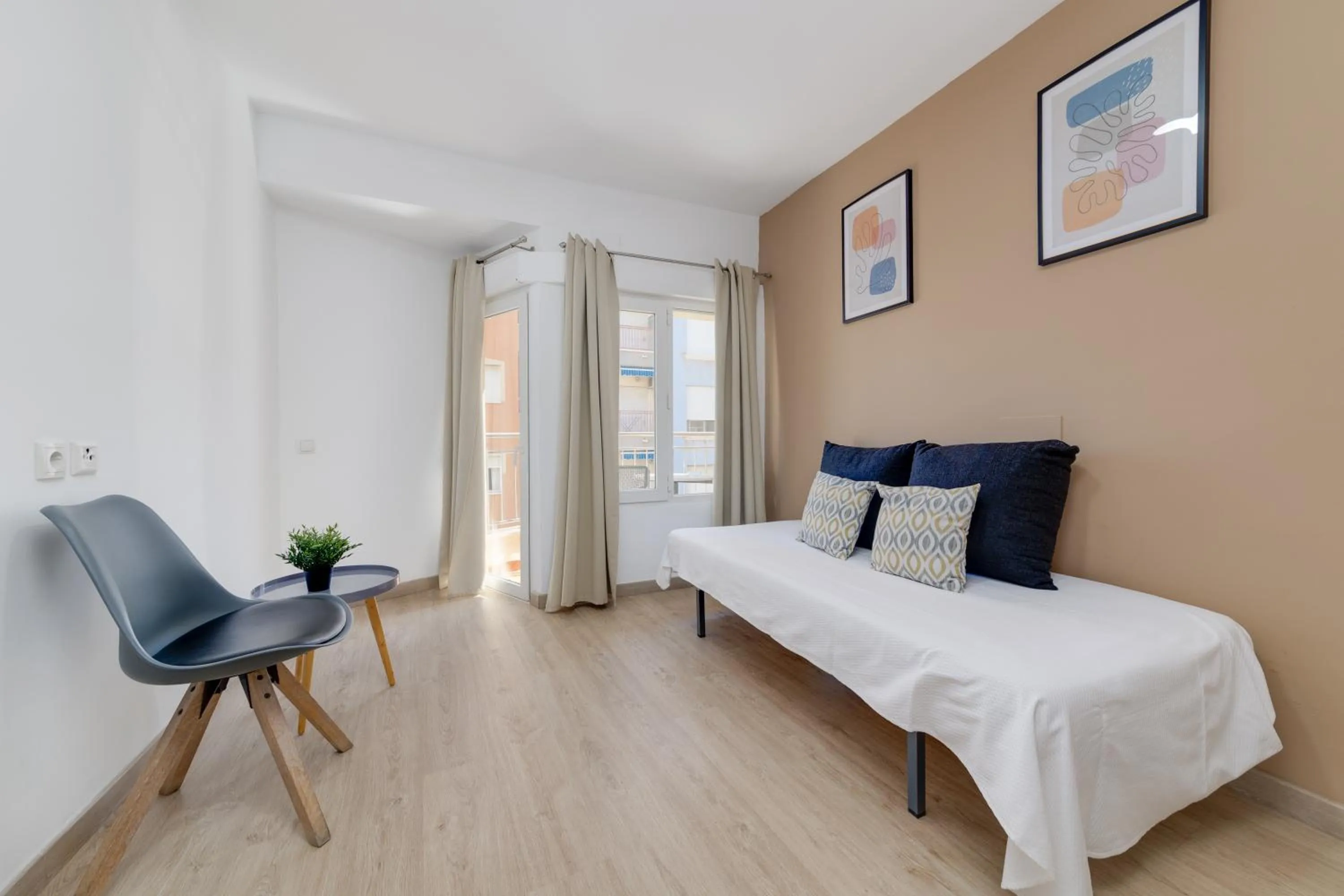 Photo of the whole room, Bed in Hotel Madrid