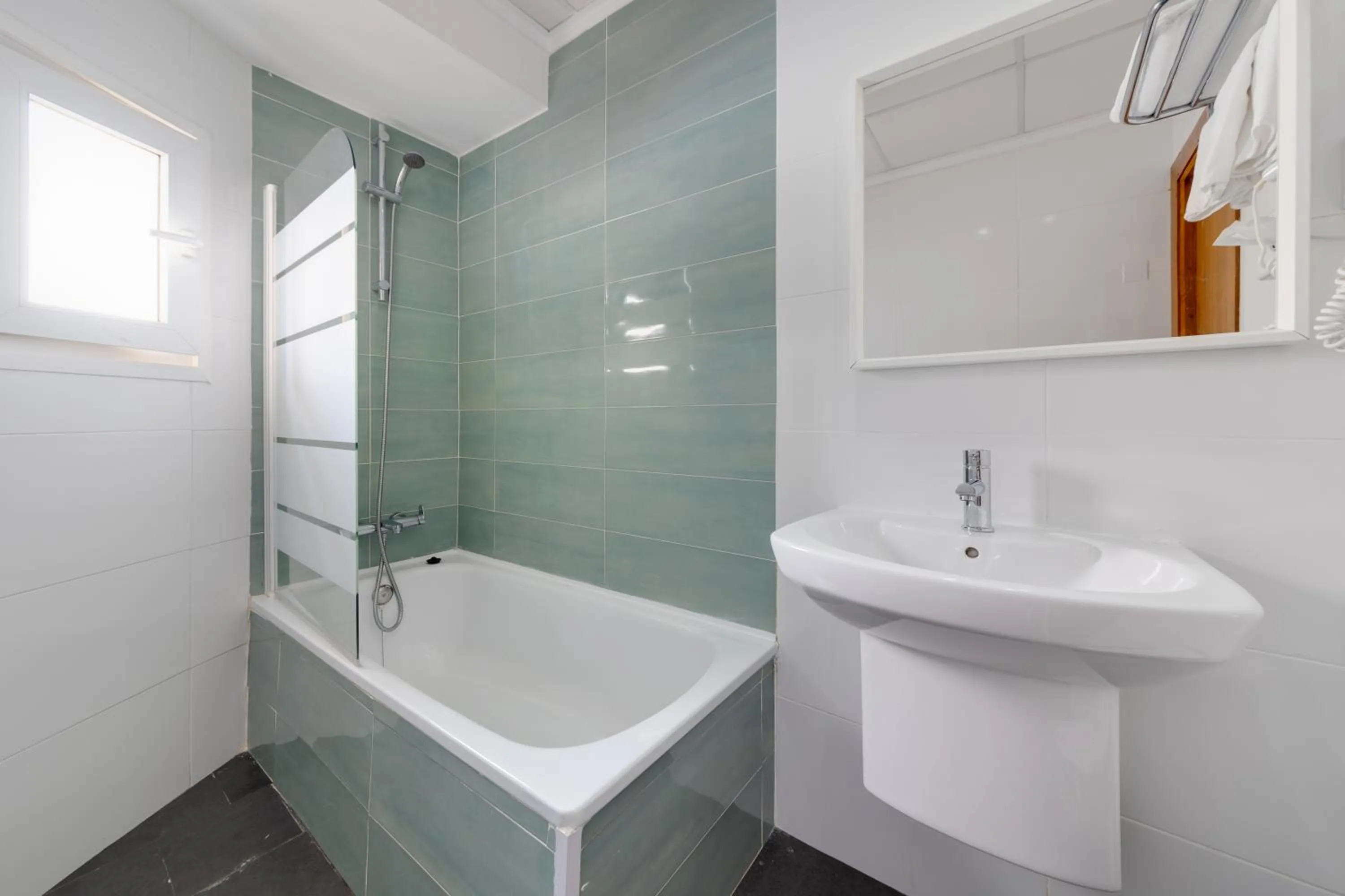 Shower in Hotel Madrid