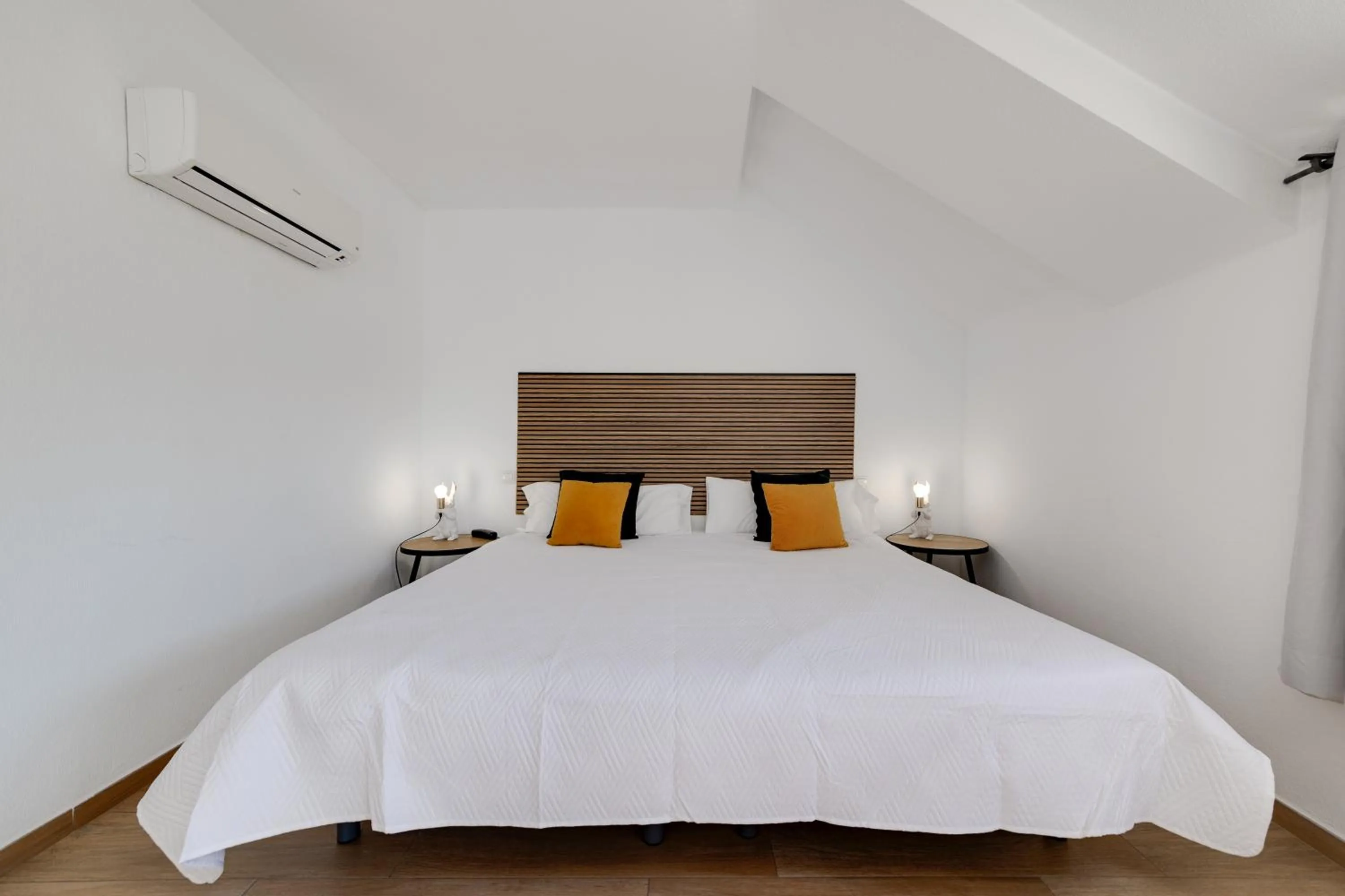 Photo of the whole room, Bed in Hotel Madrid