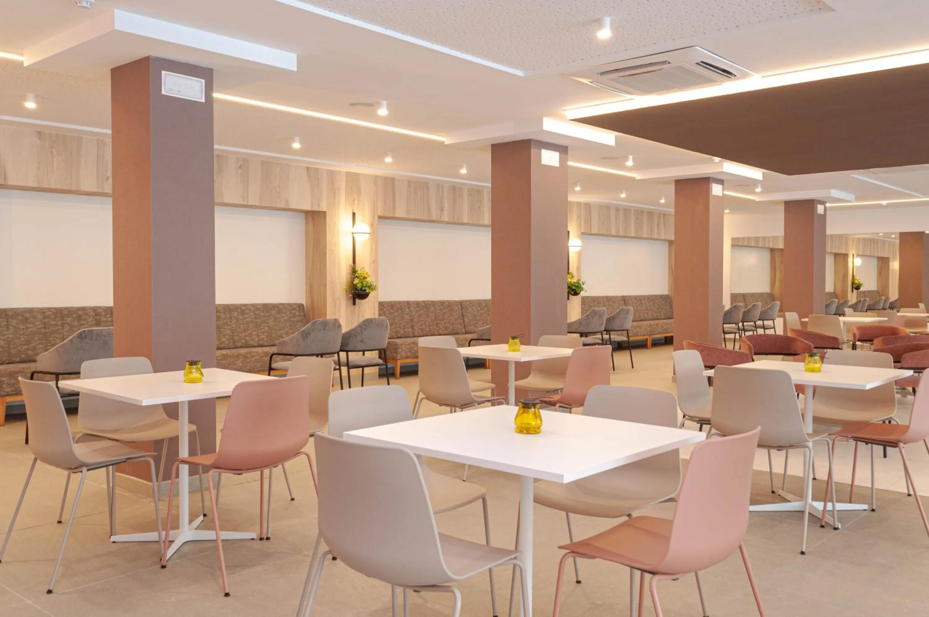 Lounge or bar in Prince Park