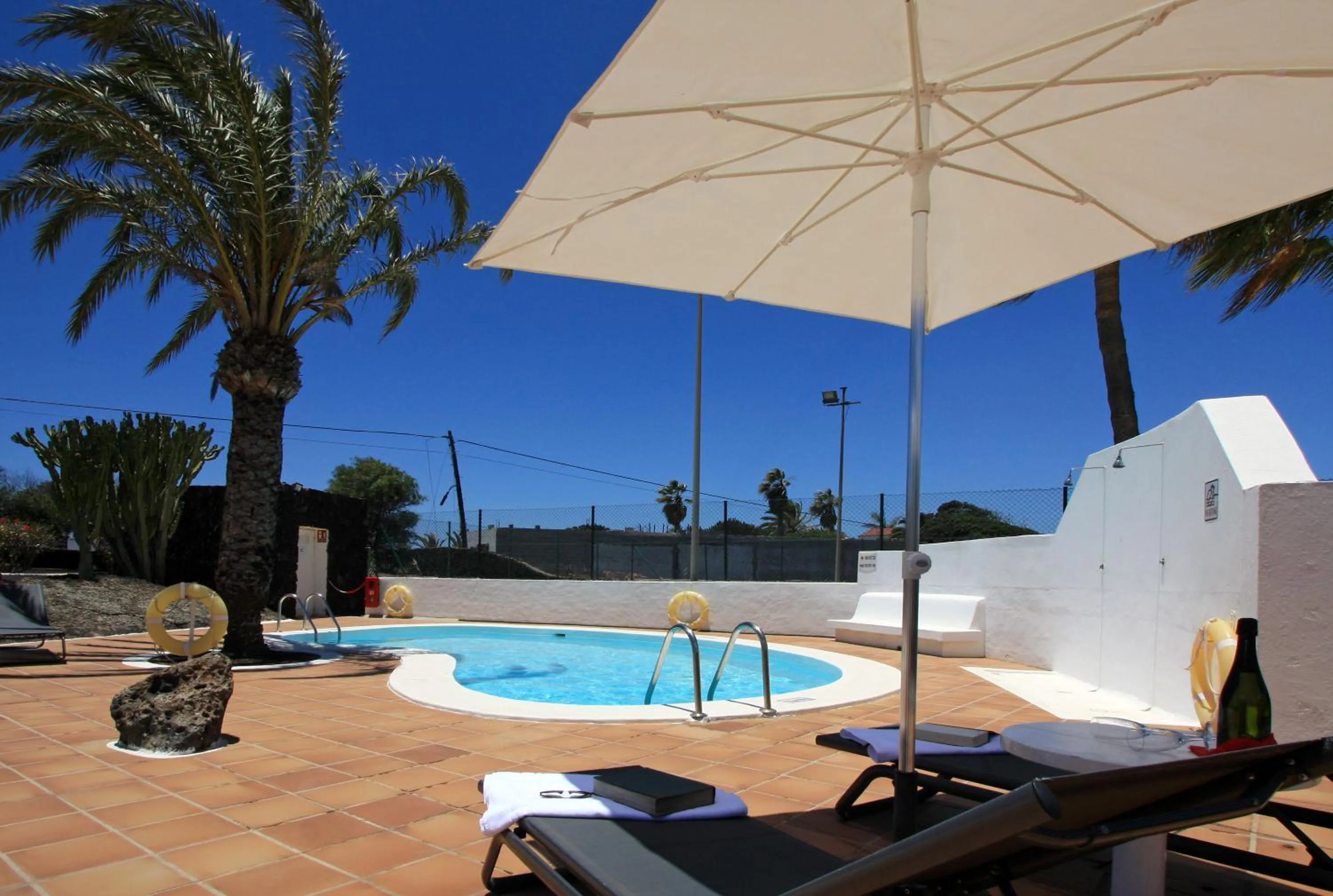 Swimming pool in Hotel Rural Finca de La Florida