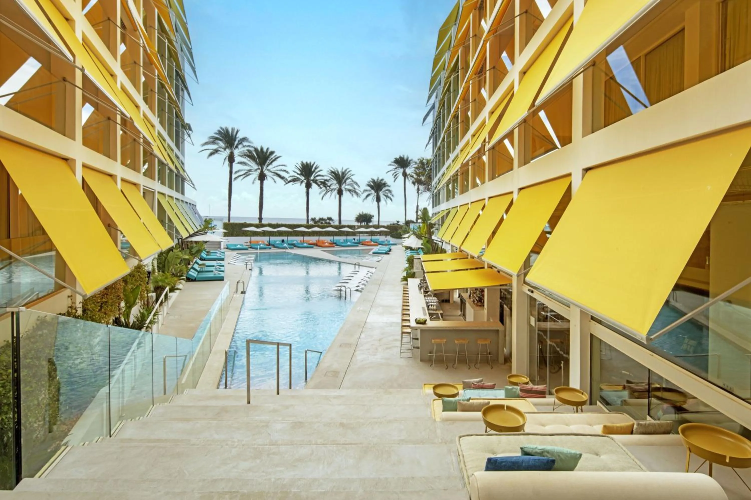 Lounge or bar in W Ibiza