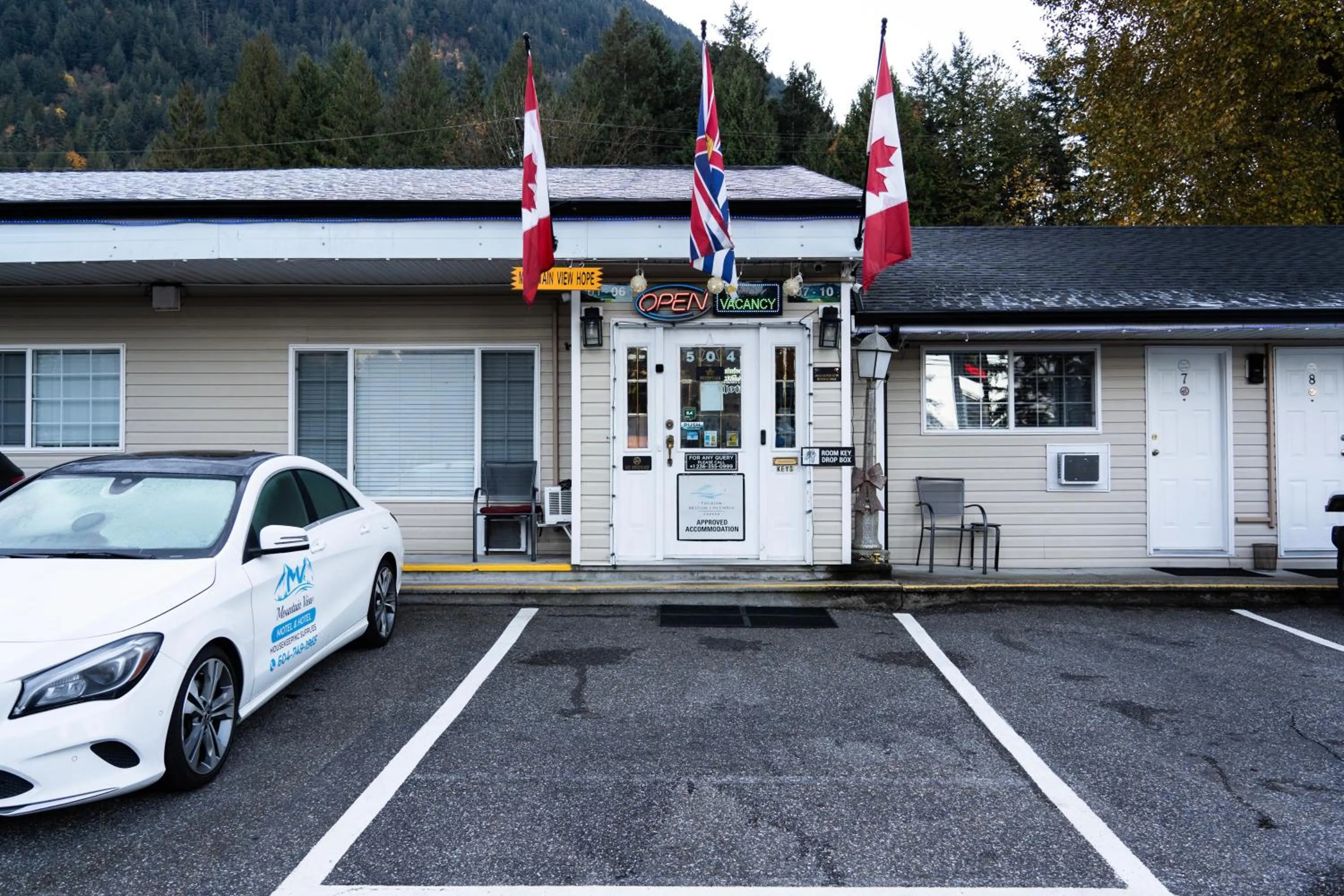 Property building in Mountain View Hope Motel