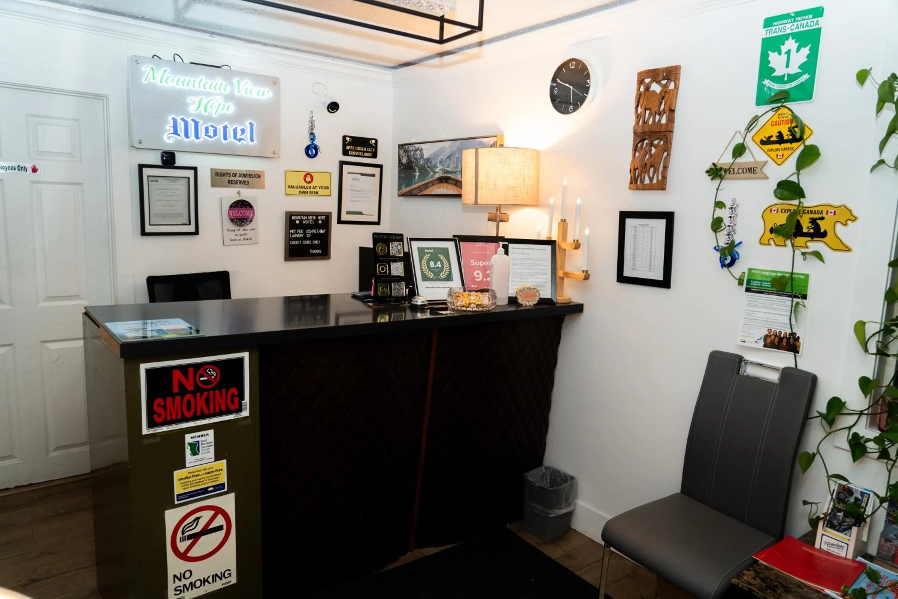 Lobby or reception in Mountain View Hope Motel