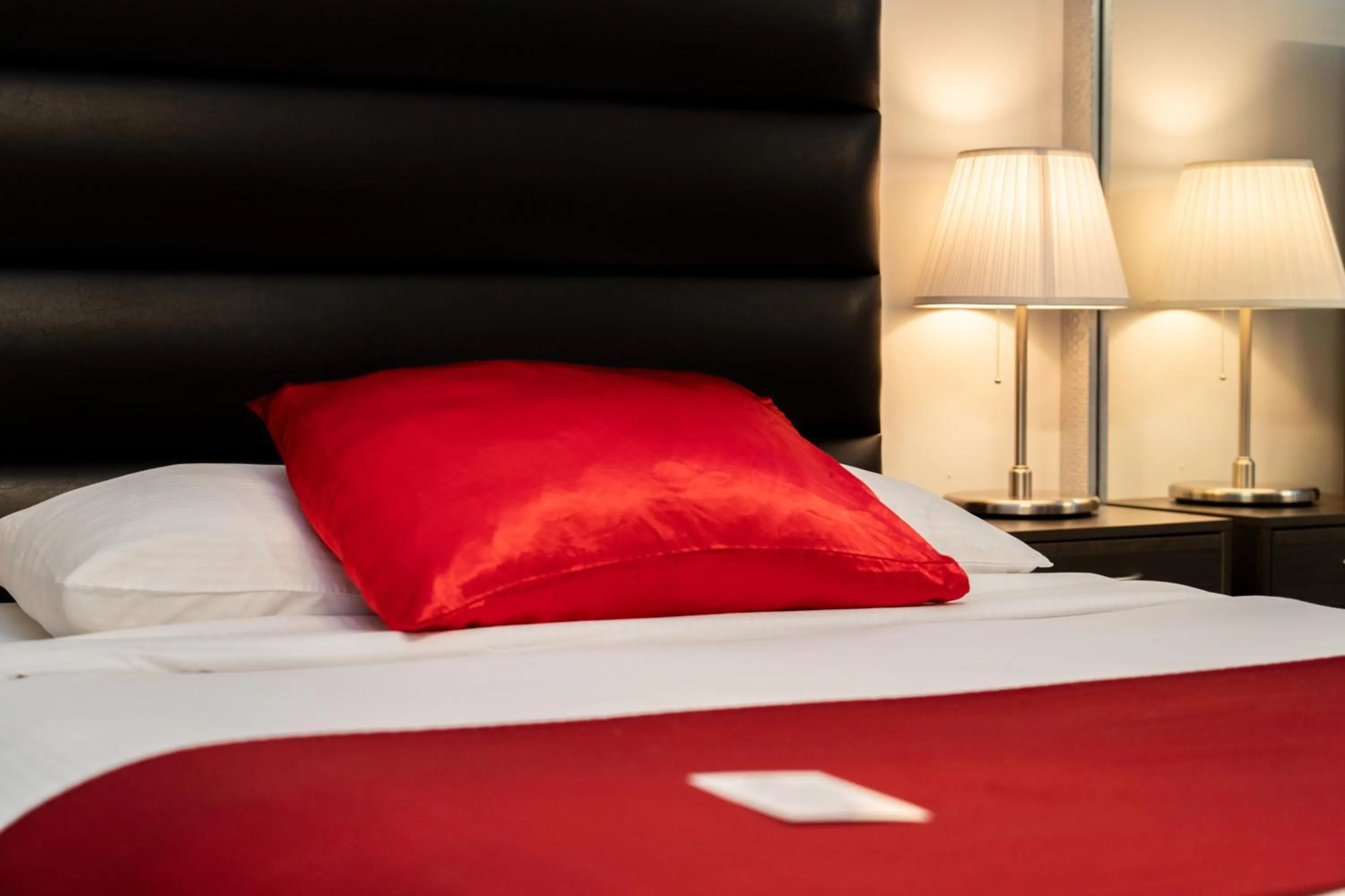 Bed in Mountain View Hope Motel