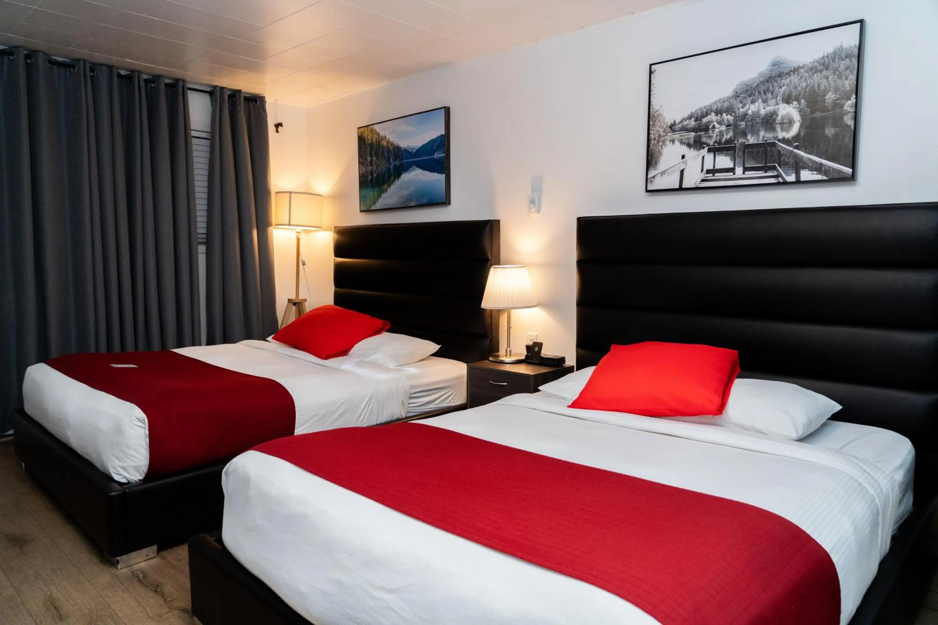 Bed in Mountain View Hope Motel