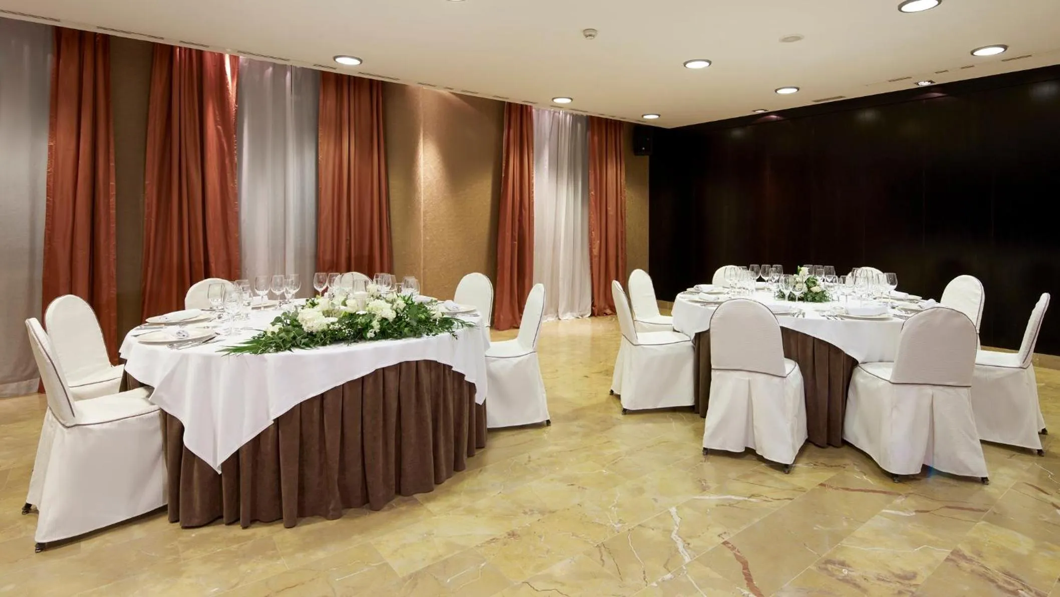 Meeting/conference room in Sercotel Puerta de la Catedral