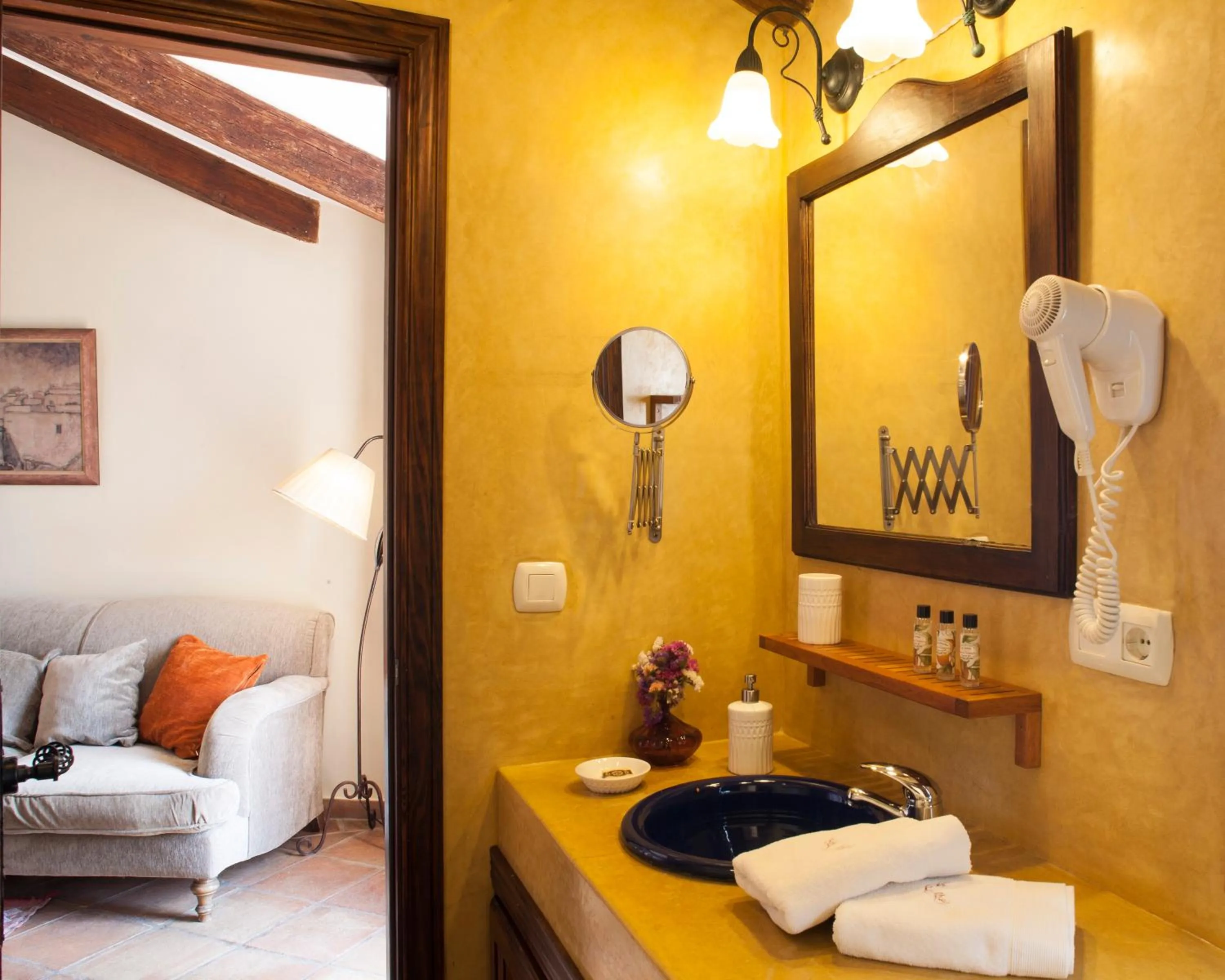 Bathroom in Alavera de los Baños