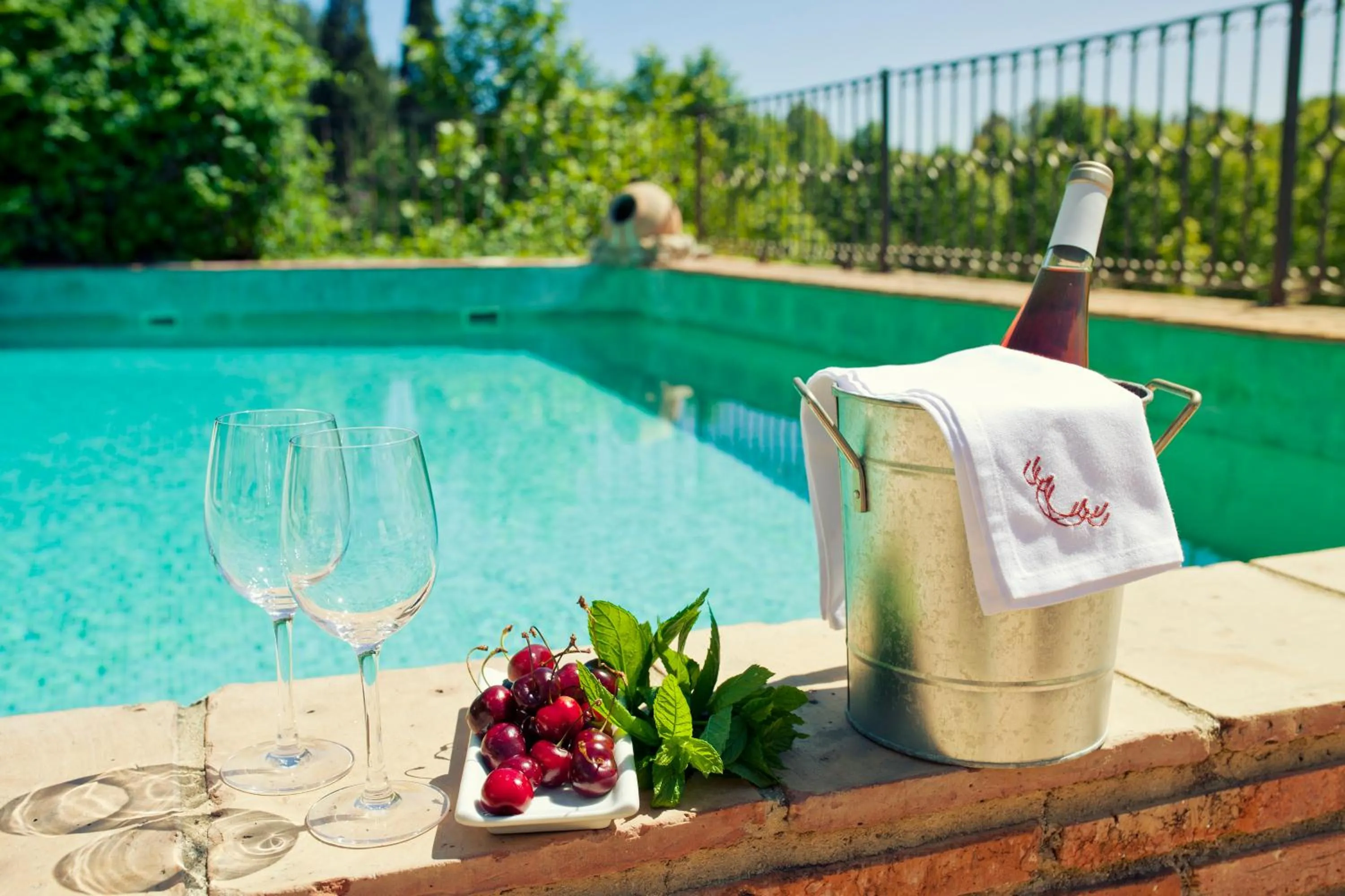 Swimming pool in Alavera de los Baños