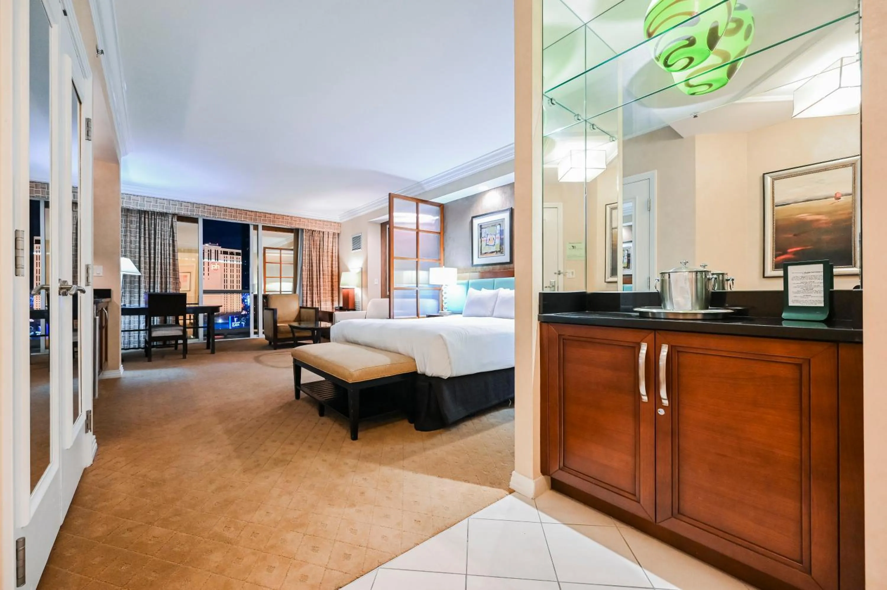 Kitchen or kitchenette, Bed in MGM Signature Towers, Balcony Suite, Strip View - NO RESORT FEES!