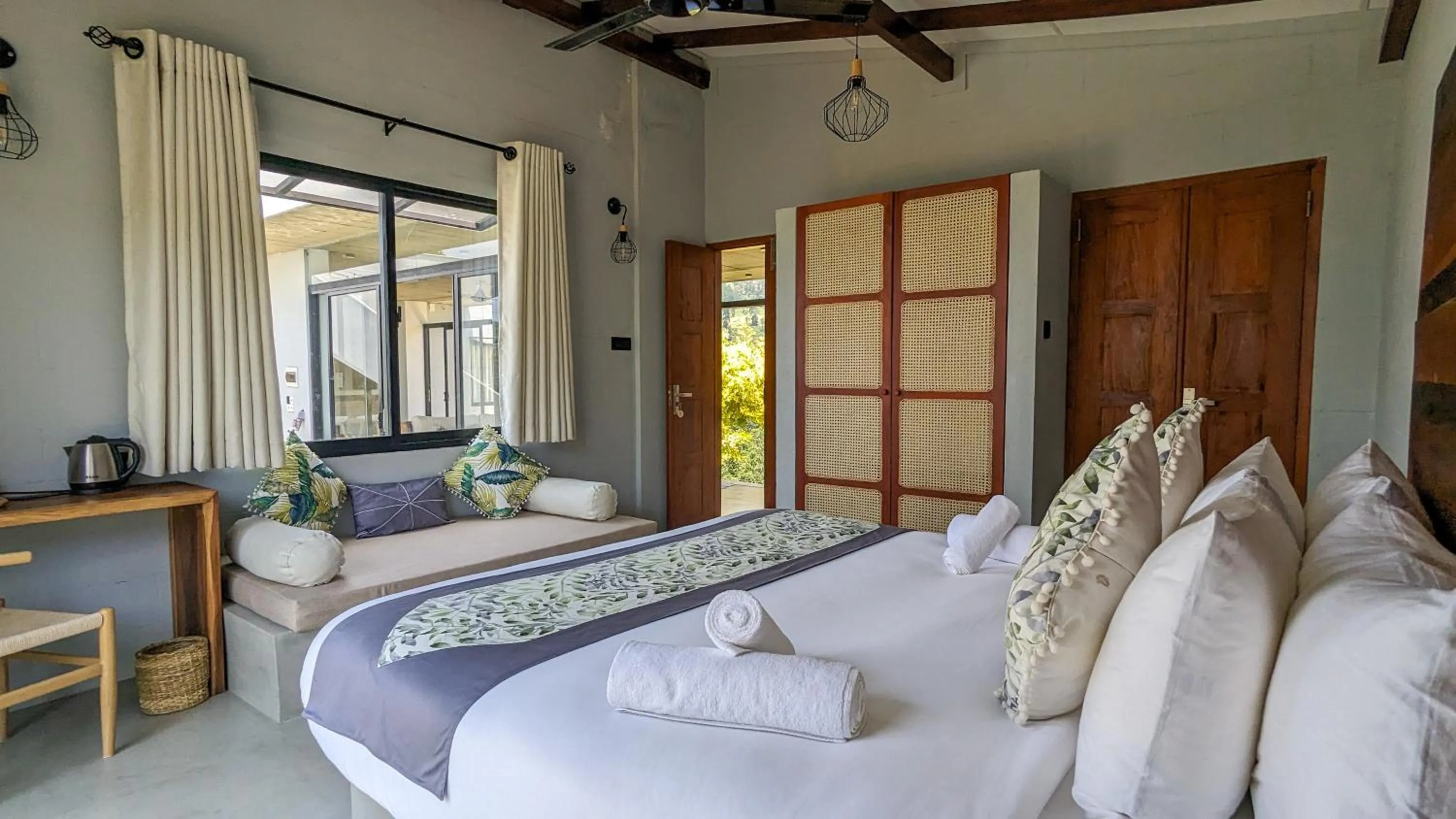 Bedroom, Bed in Misty Villa by DBI