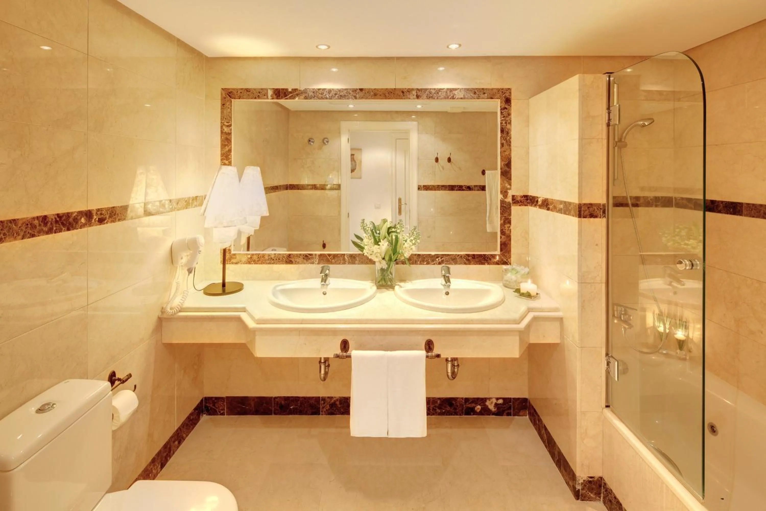 Bathroom in Vasari Resort