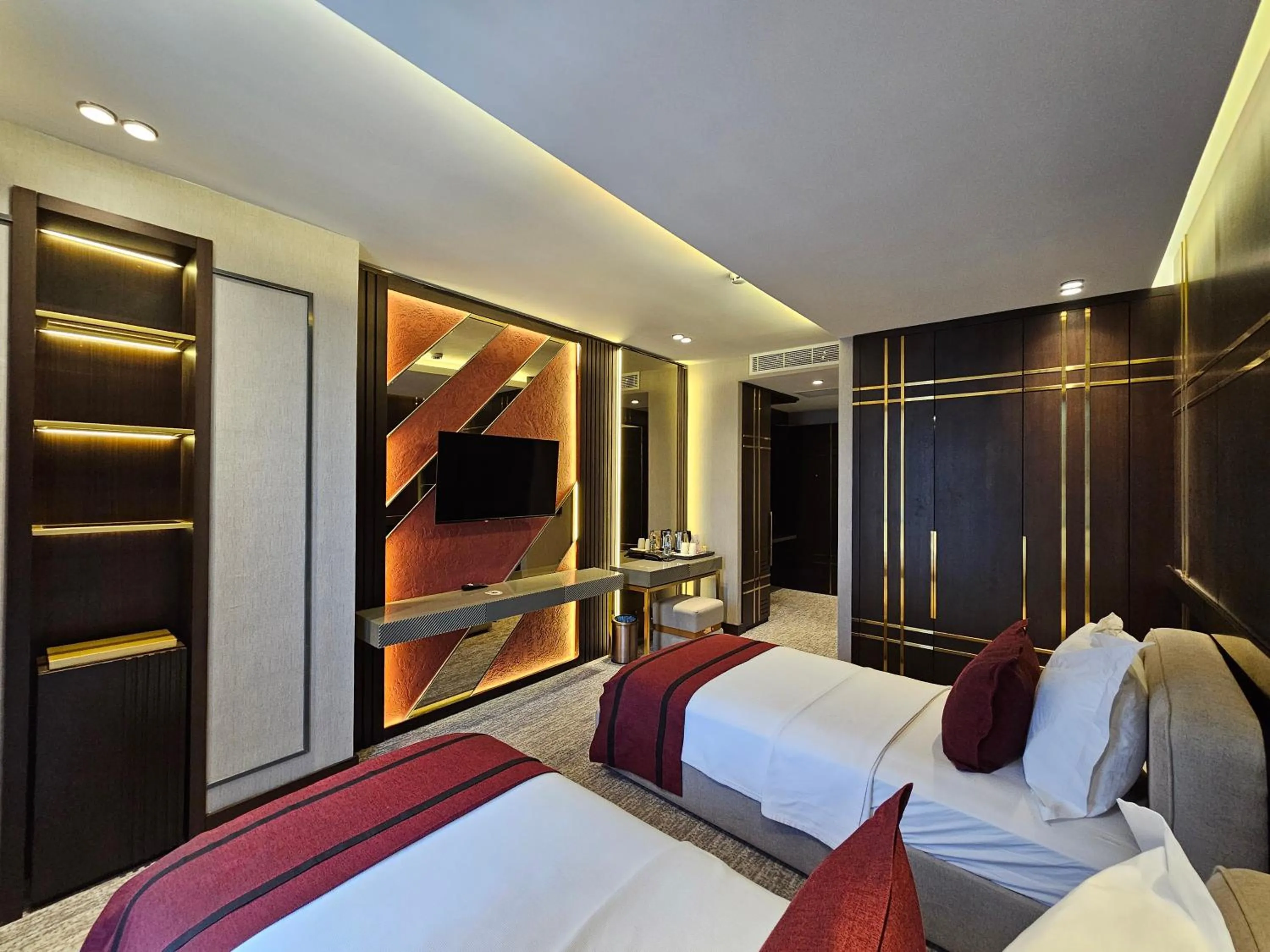Photo of the whole room, Bed in Asur Imperıal Hotel