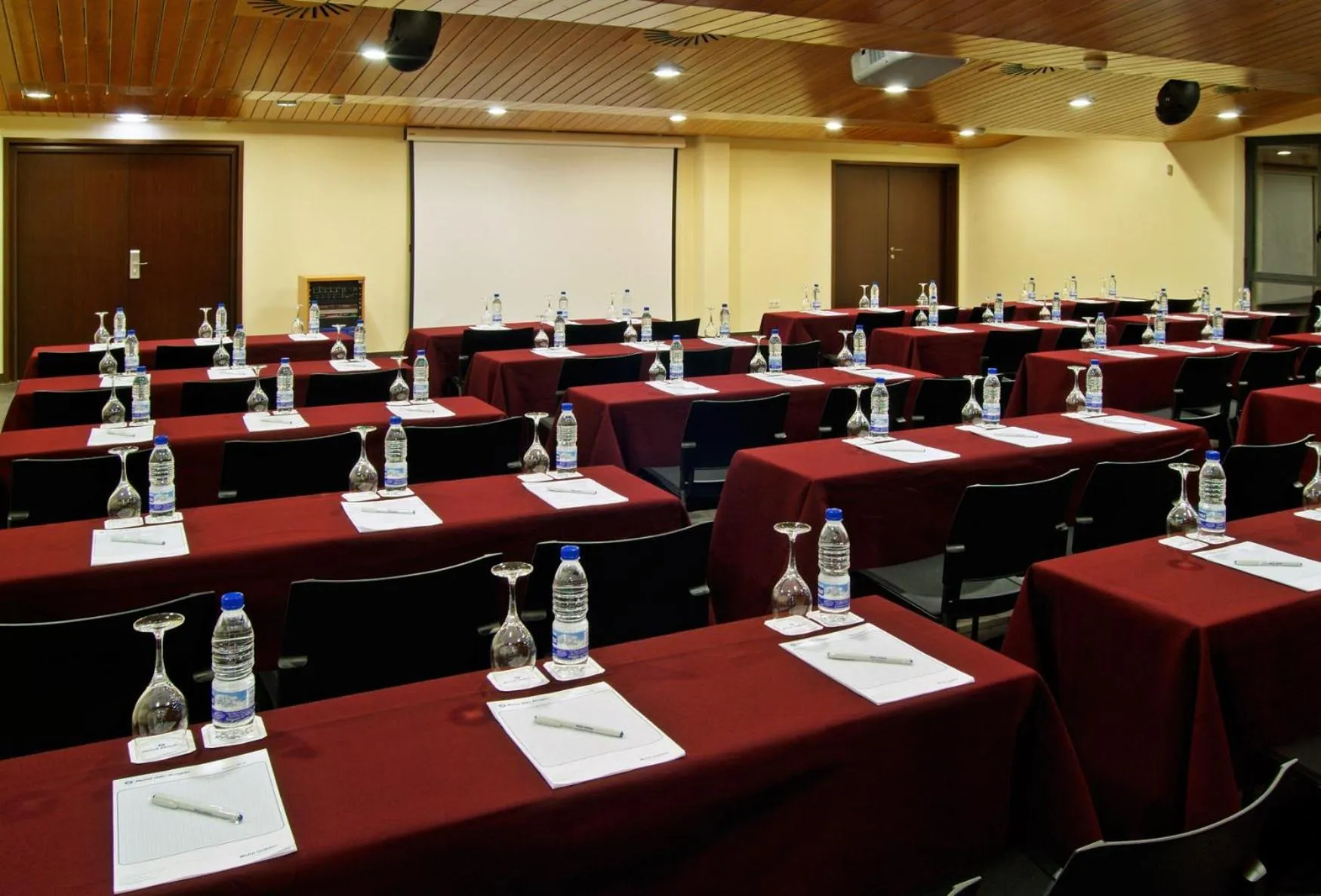 Business facilities in HG Alto Aragón