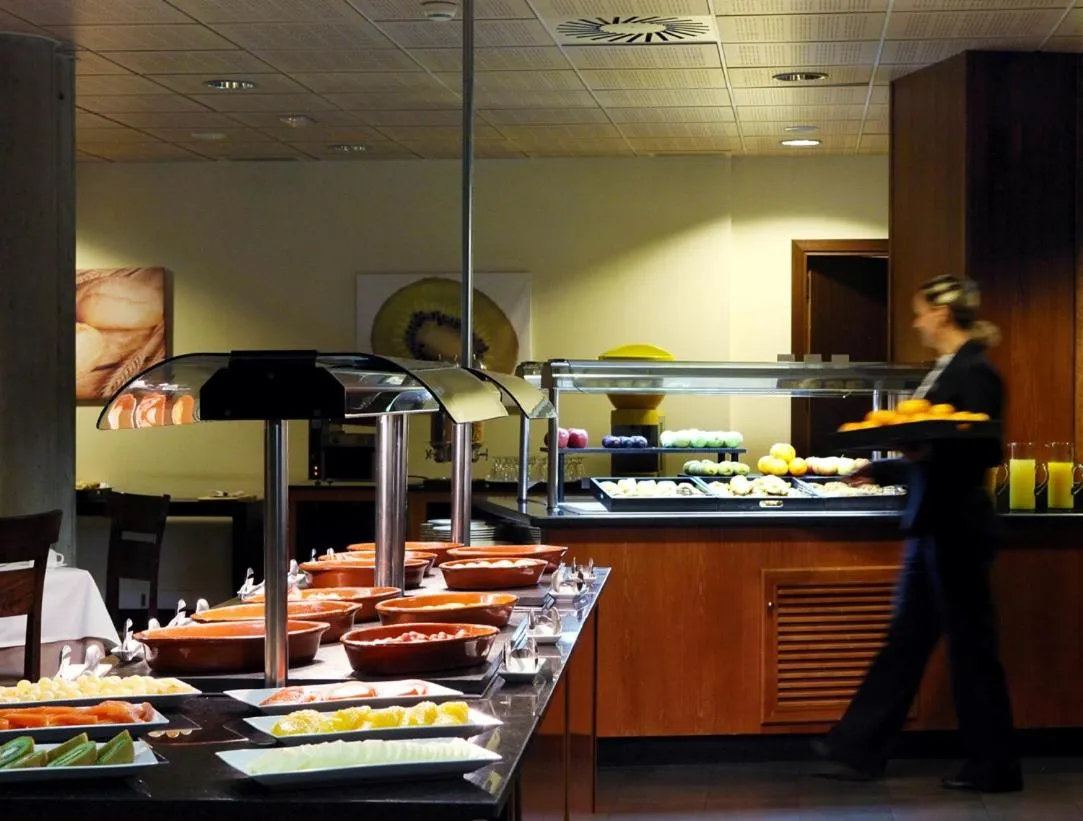 Buffet breakfast in HG Alto Aragón