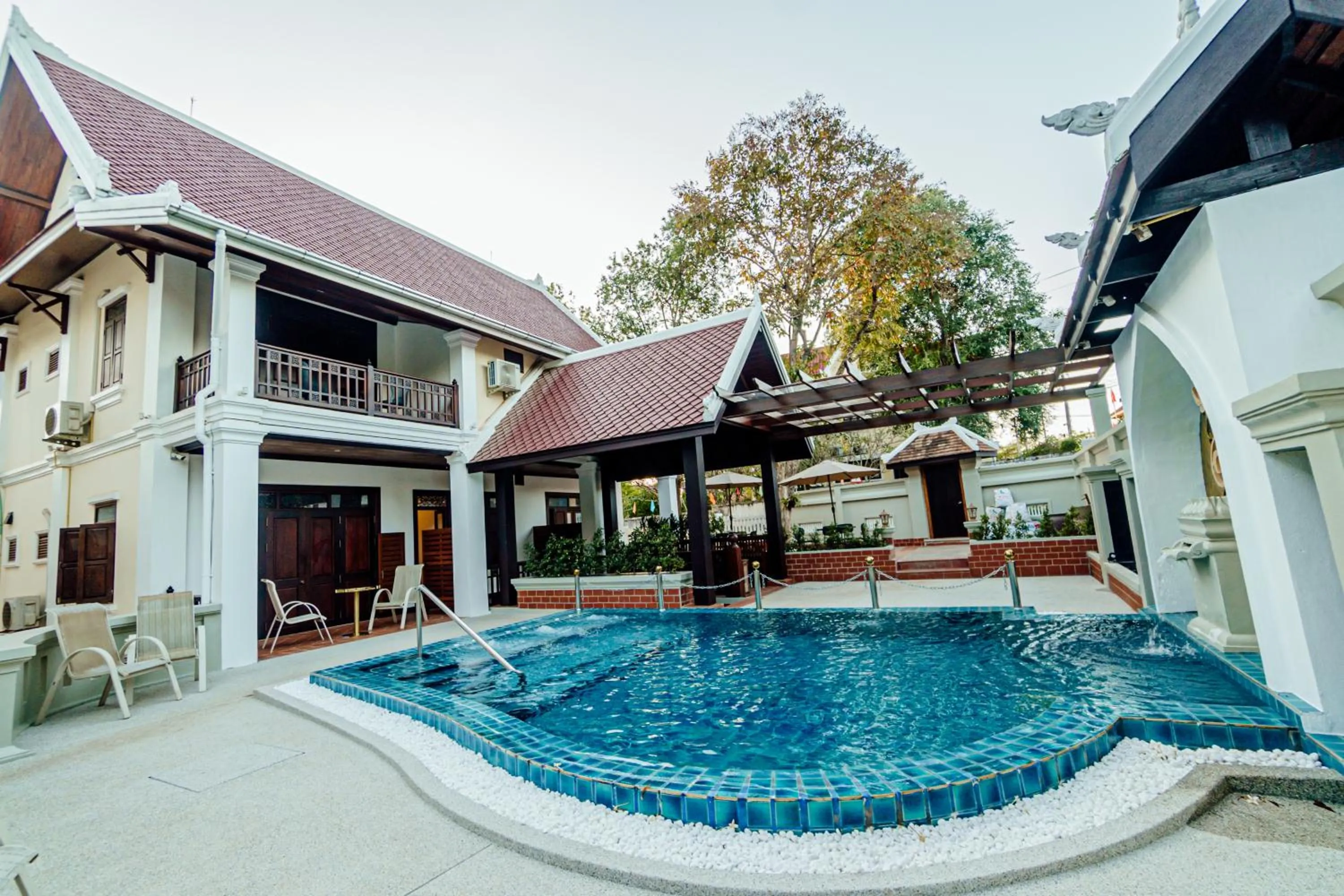 Swimming pool in Lux Hotel
