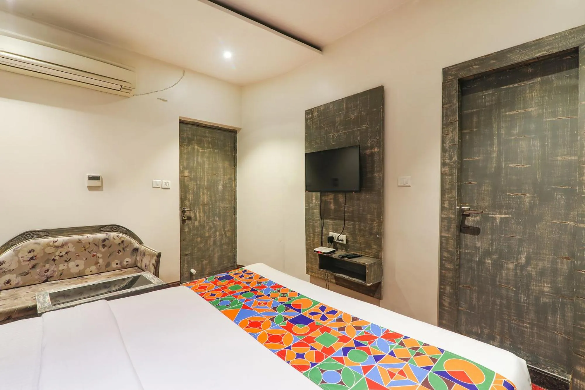 Bed in Via Stay Inn I