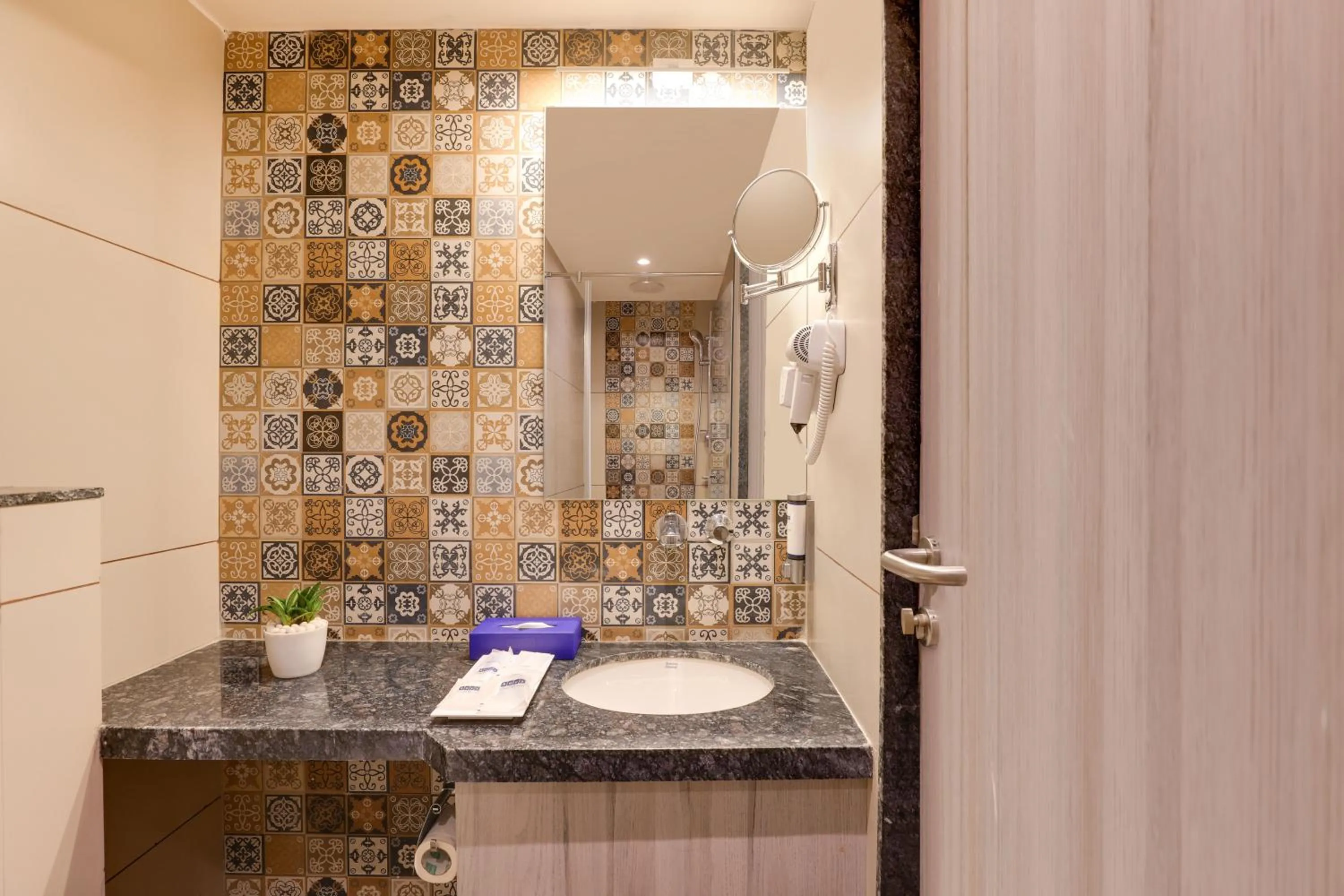 Bathroom in Keys Lite by Lemon Tree Hotels, Vadodara