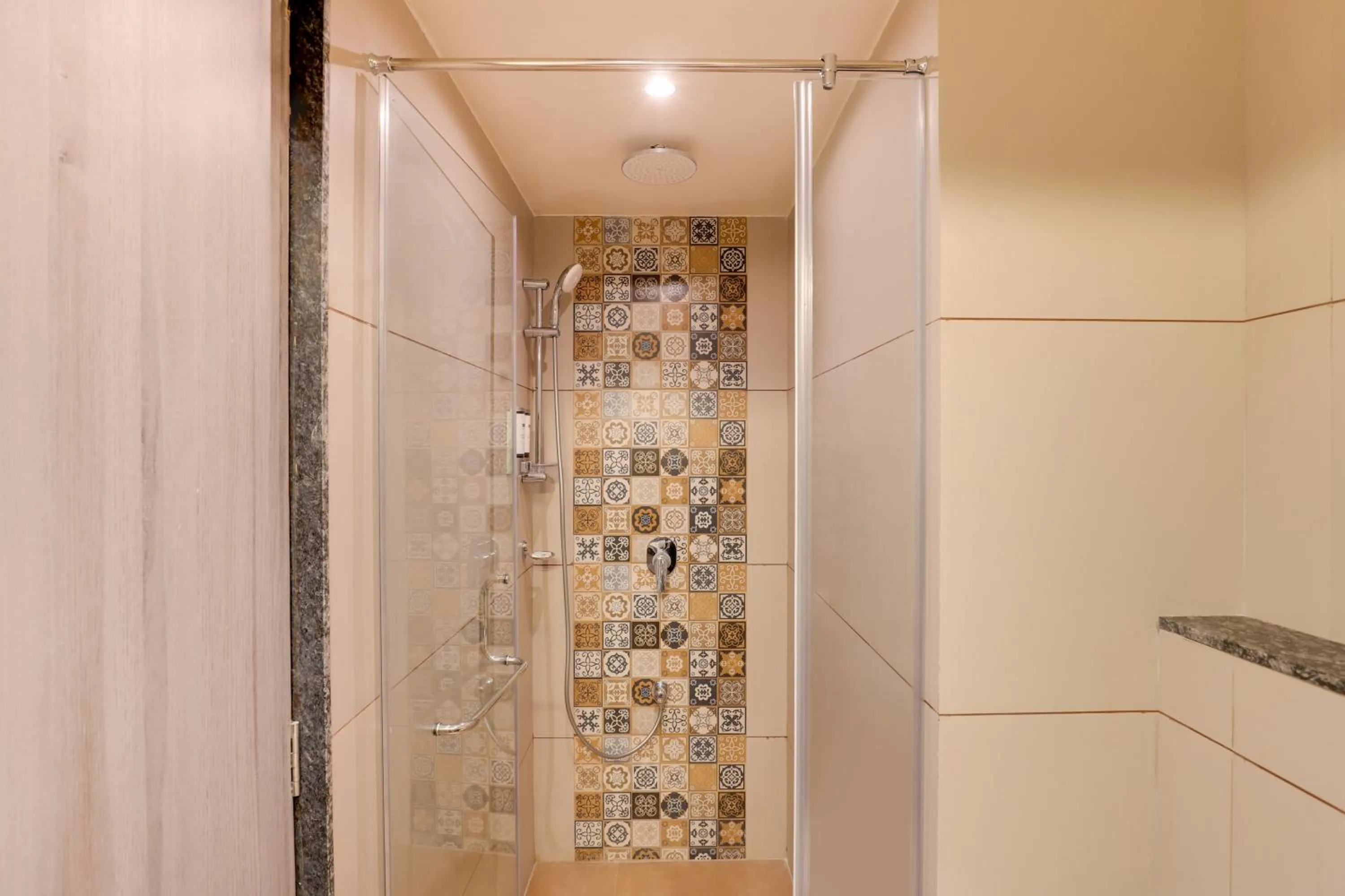 Bathroom in Keys Lite by Lemon Tree Hotels, Vadodara