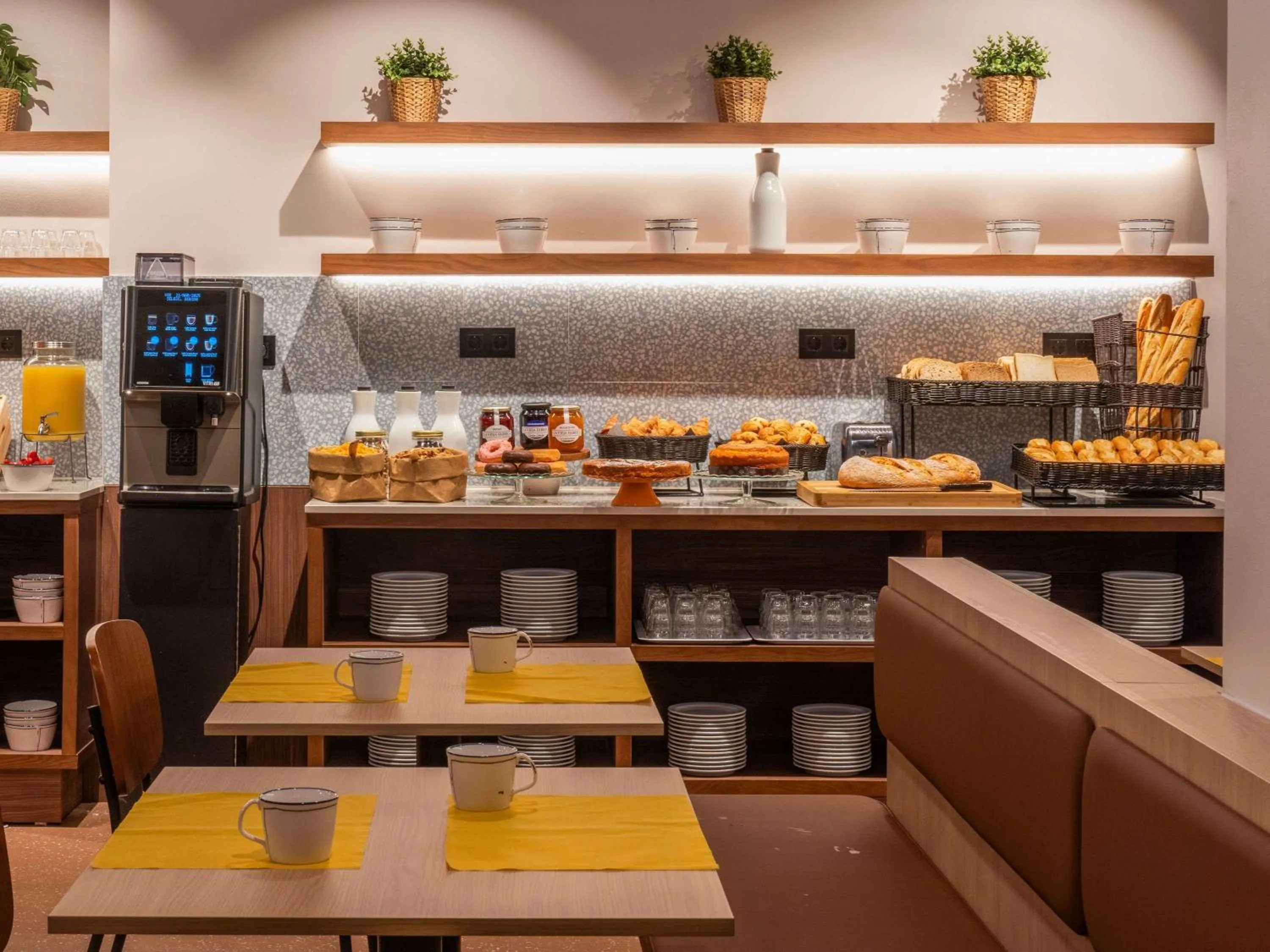 Breakfast in Ibis Styles Zaragoza Centro