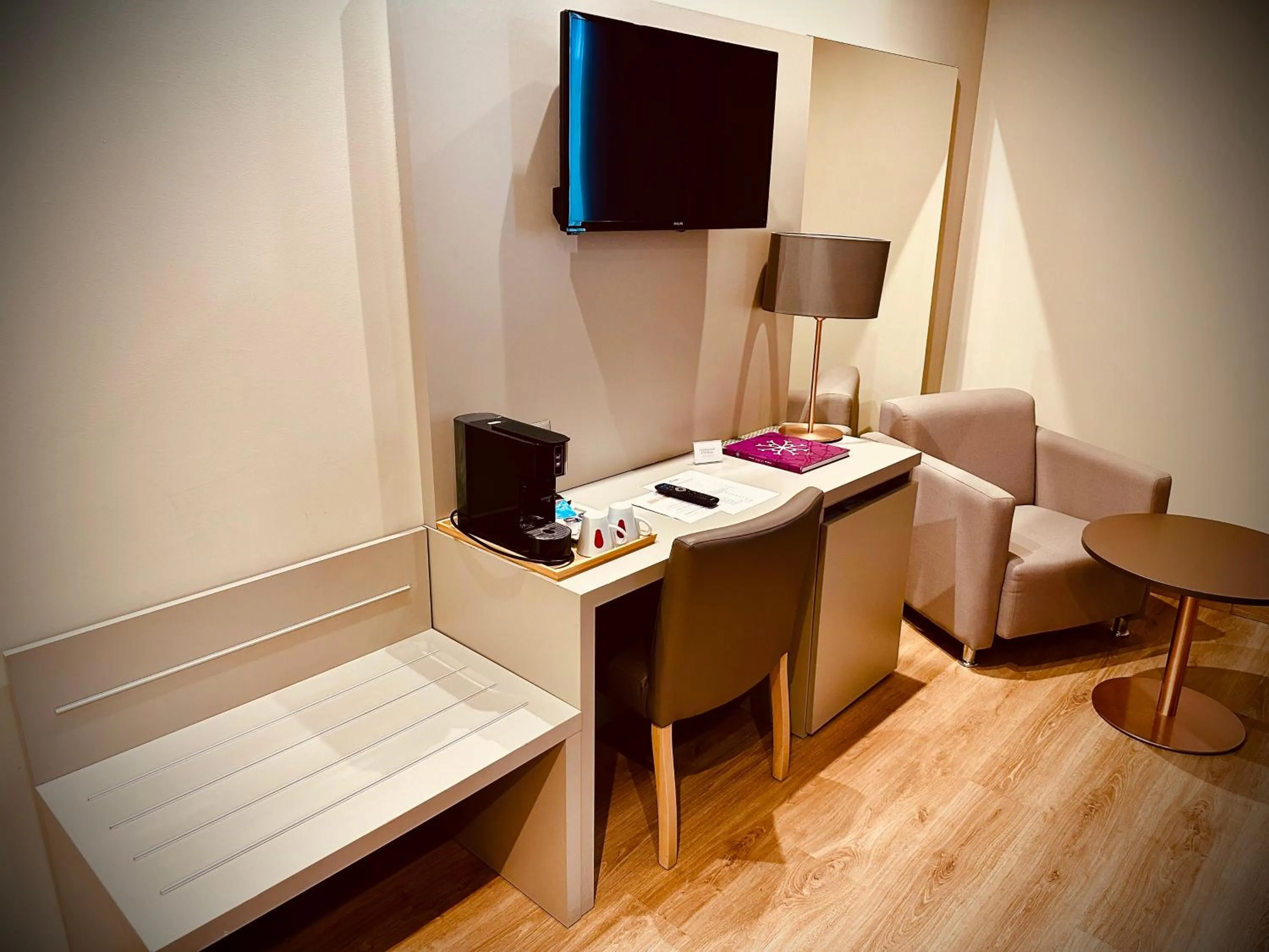 Decorative detail in Mercure Carlton Rioja