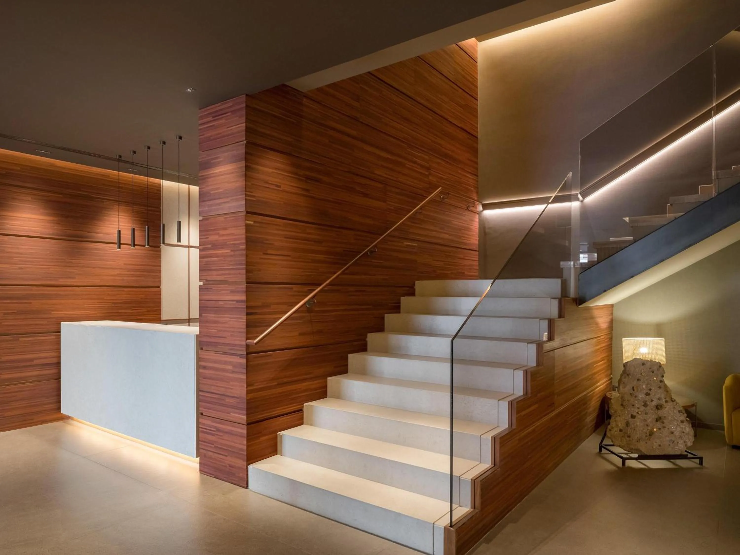 Property building in Mercure Carlton Rioja