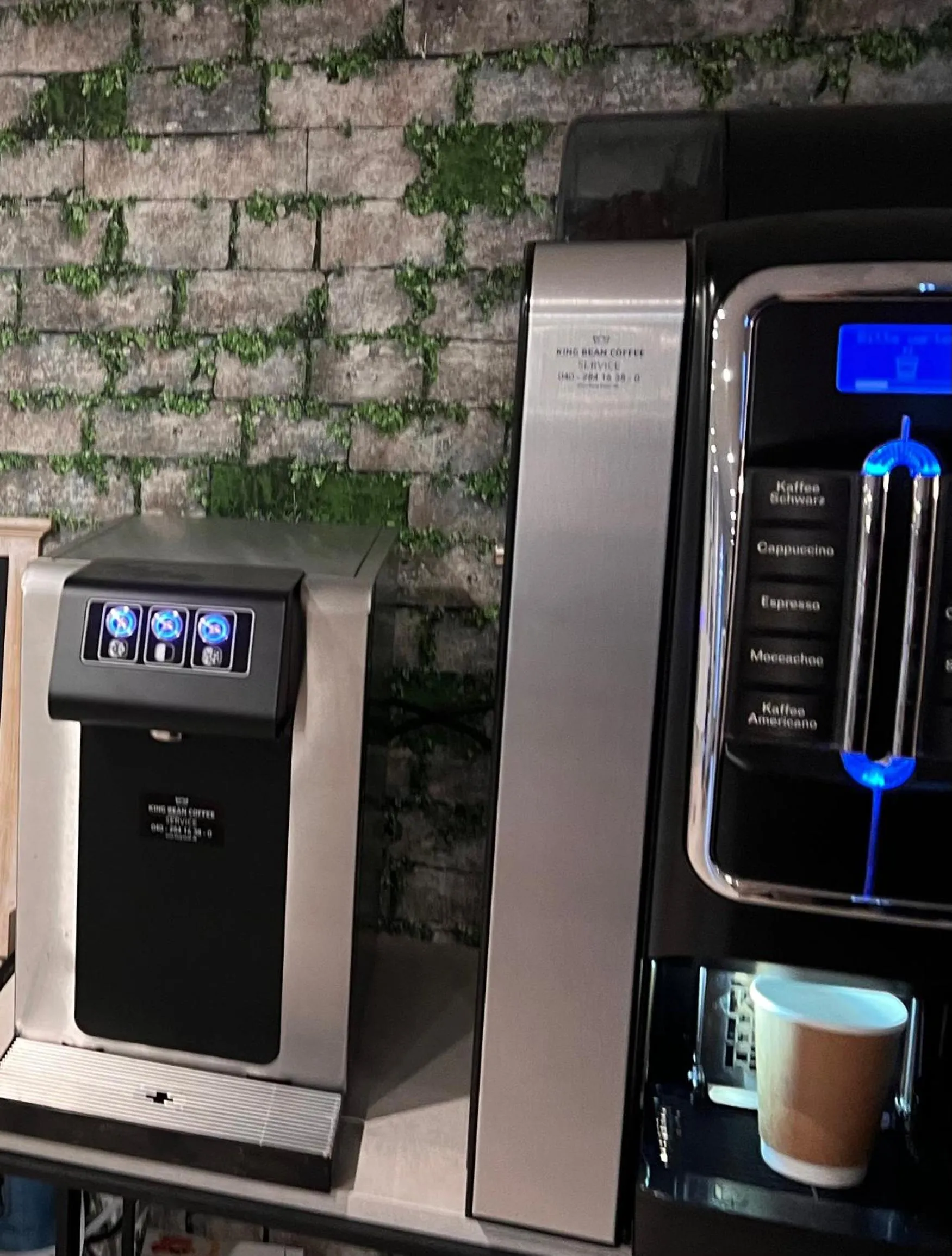 Coffee/tea facilities in SOFI-LIVING-APARTMENTS