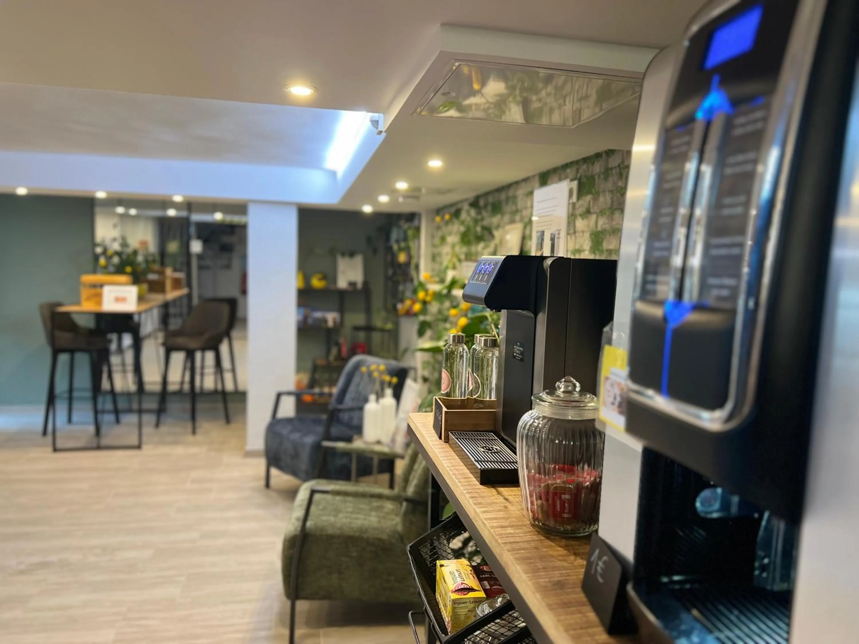 Coffee/tea facilities in SOFI-LIVING-APARTMENTS