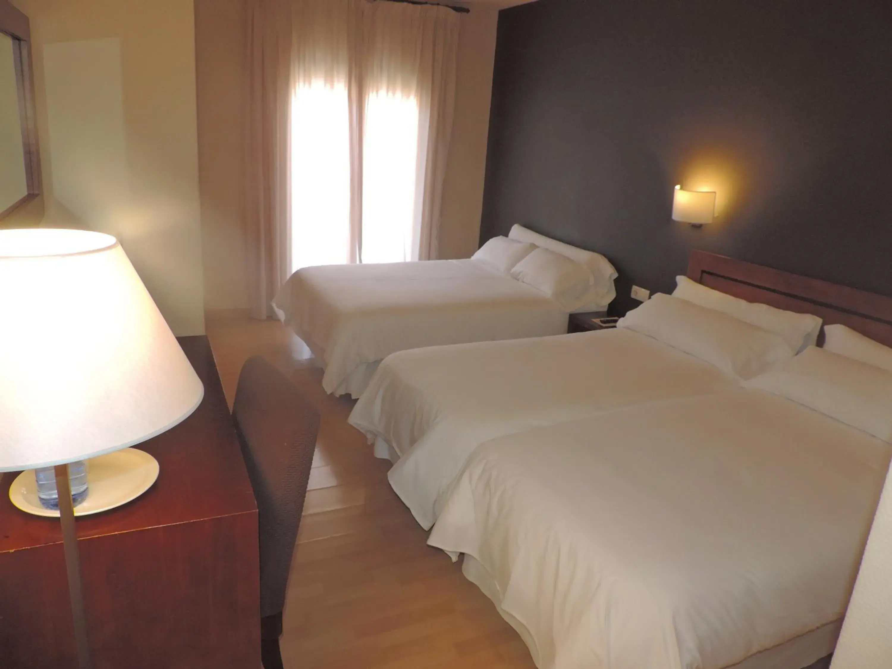 Triple Room in Puerta De España Triple Room in Puerta De España