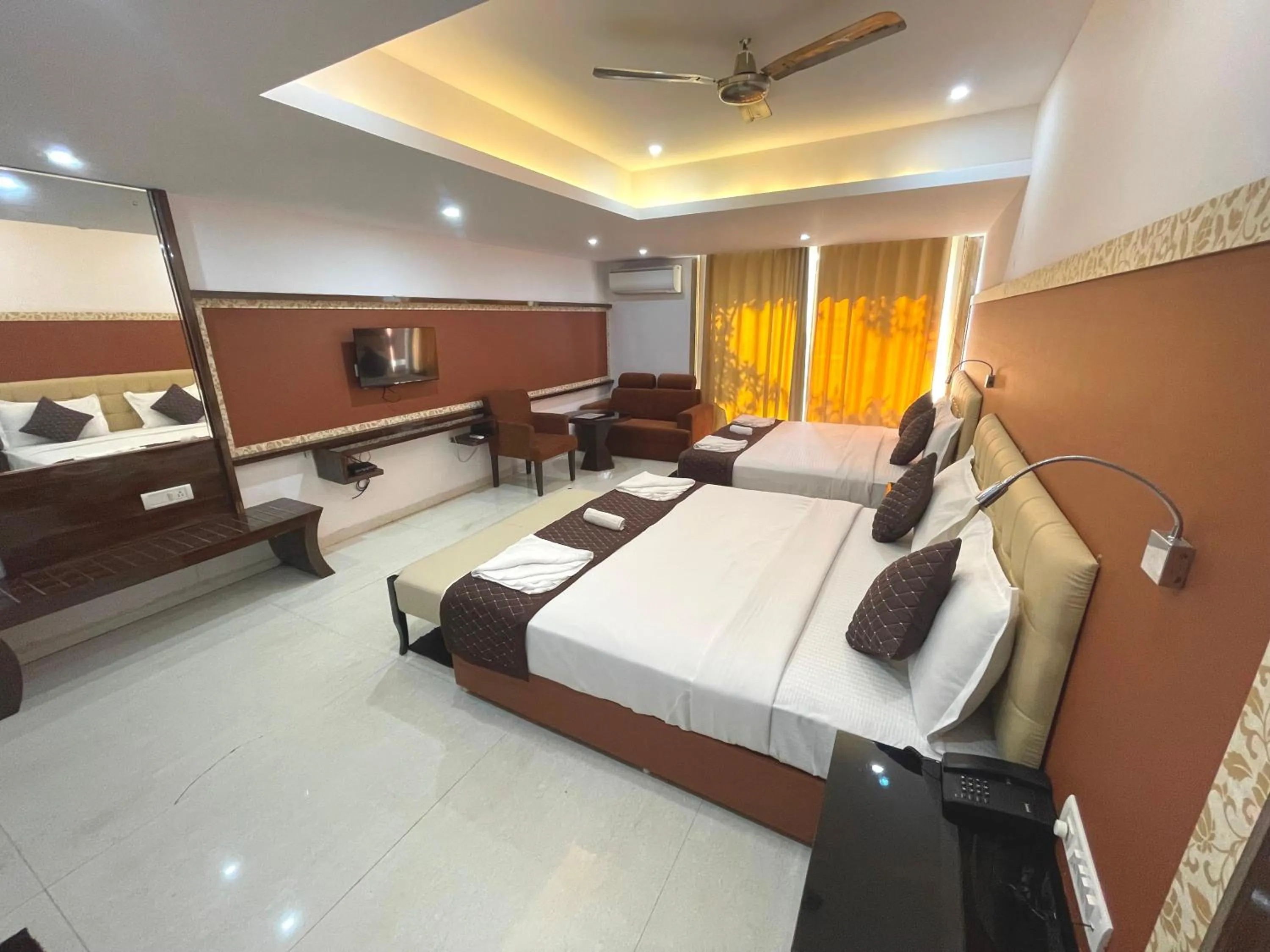 Bedroom, Bed in Hotel Goa Continental - Baga