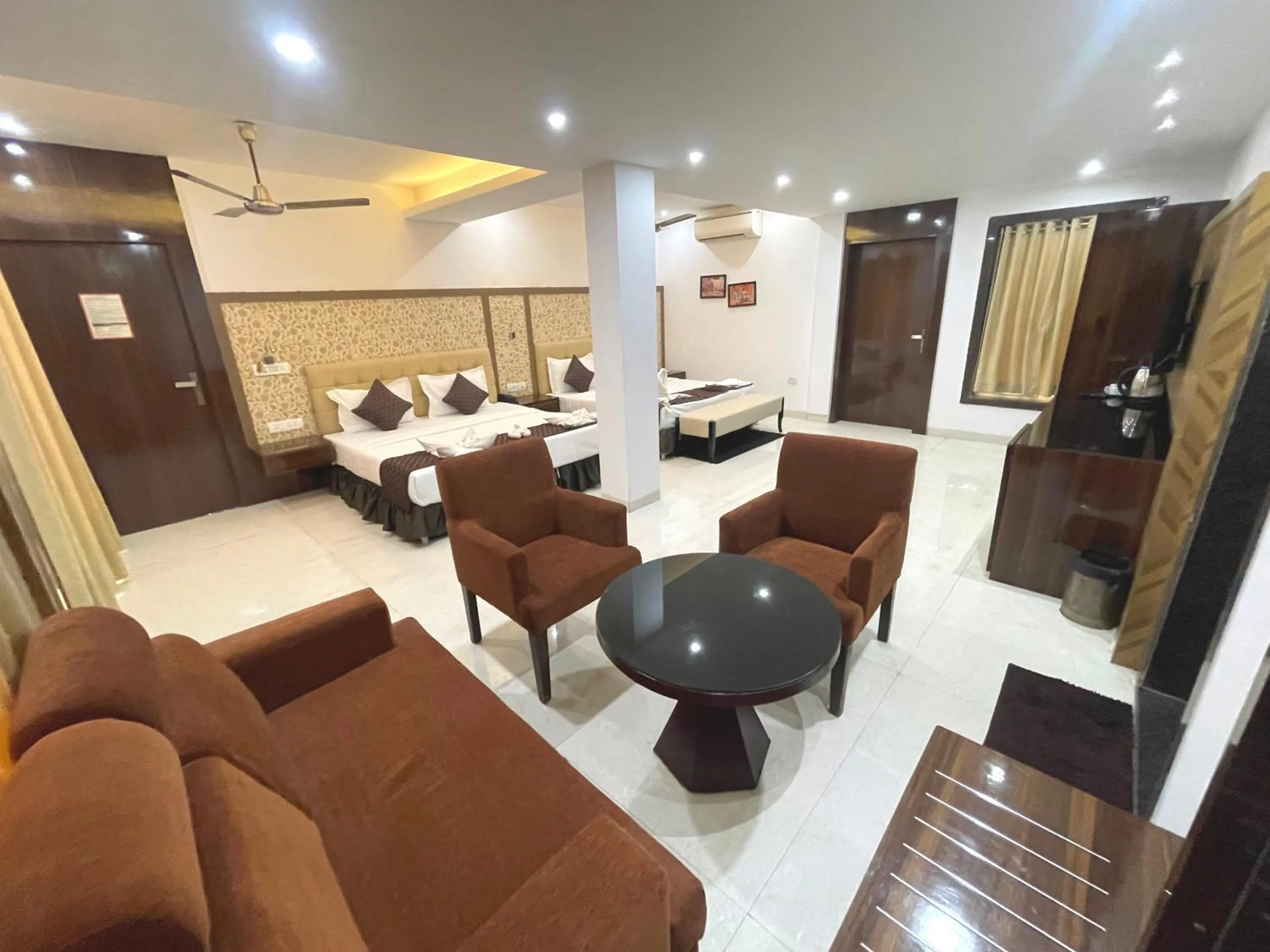 Bedroom in Hotel Goa Continental - Baga