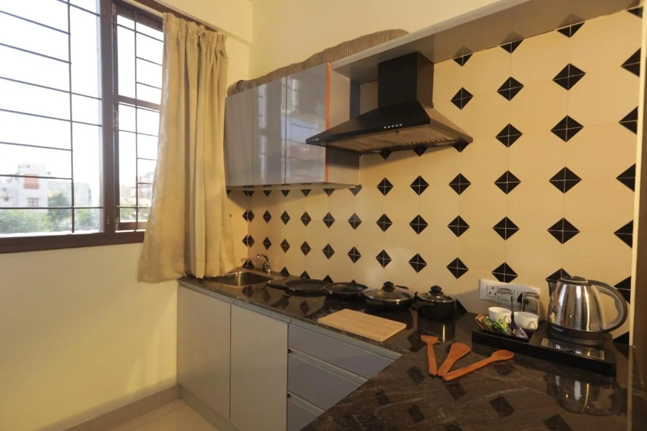 Coffee/tea facilities in Elysian Grand Hotel