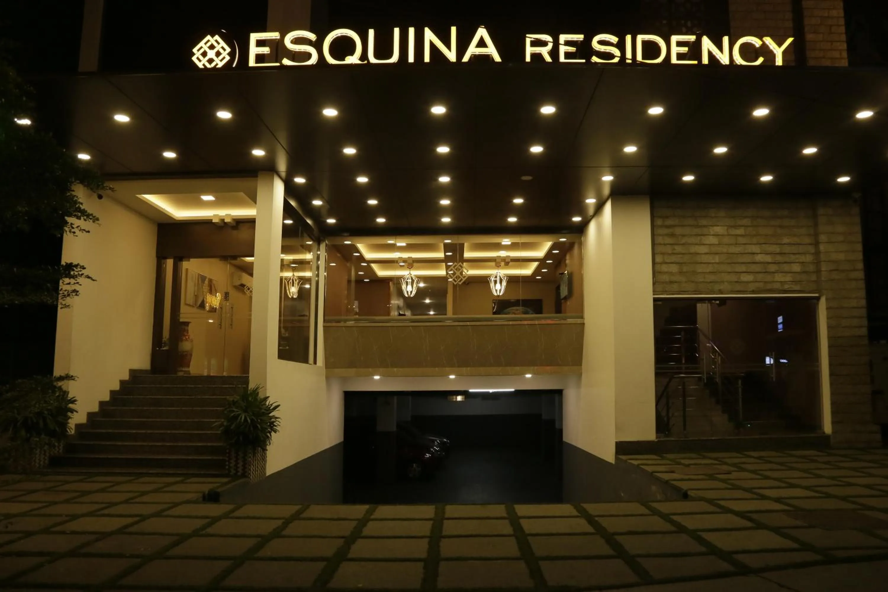 Property building in ESQUINA RESIDENCY