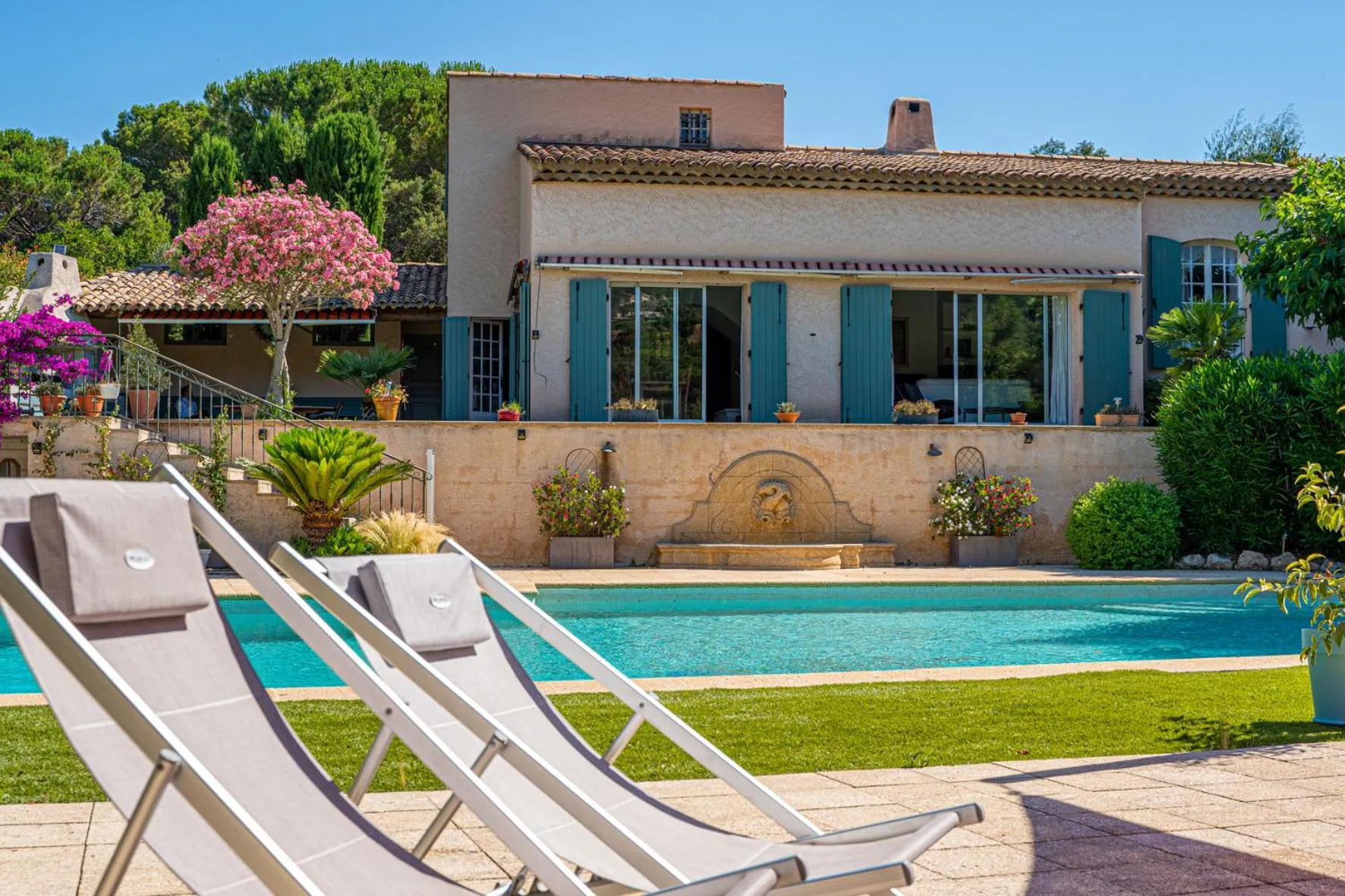 Garden view in La villa Roméo, piscine et spa
