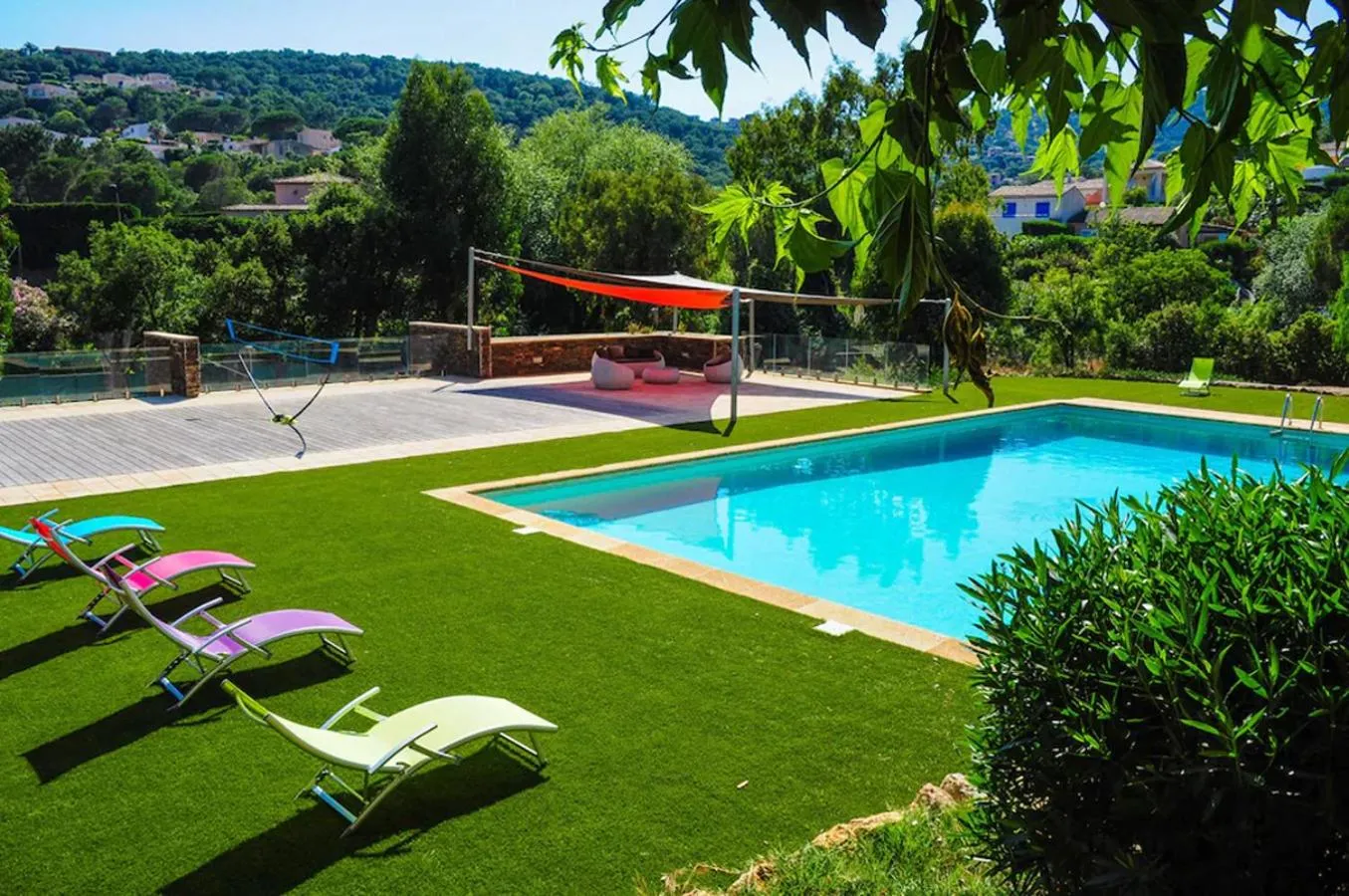 Natural landscape in La villa Roméo, piscine et spa