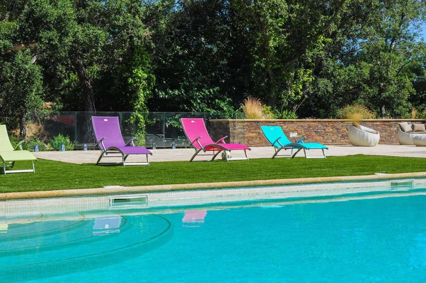 Garden view in La villa Roméo, piscine et spa