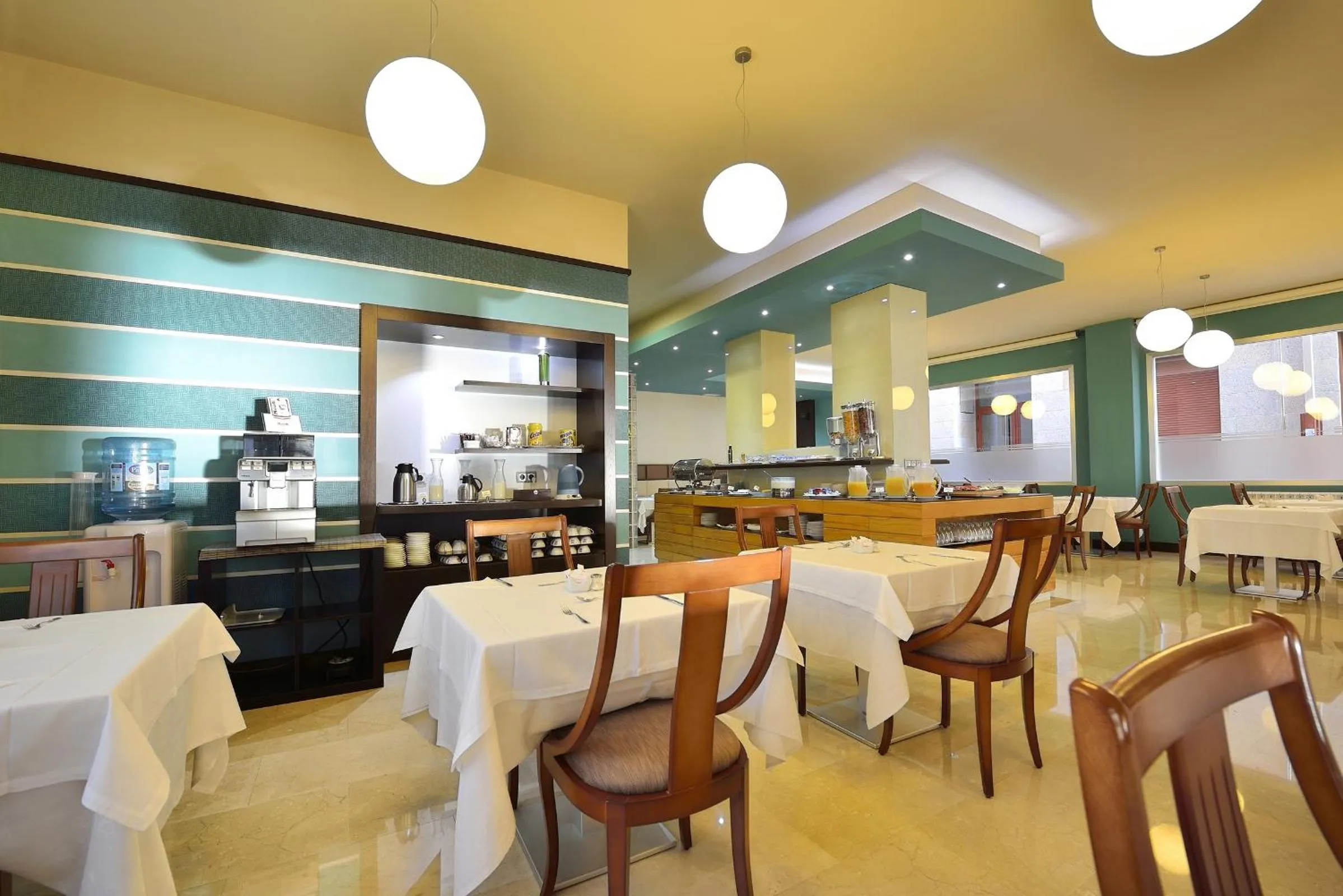 Restaurant/places to eat in Hotel Puente de La Toja