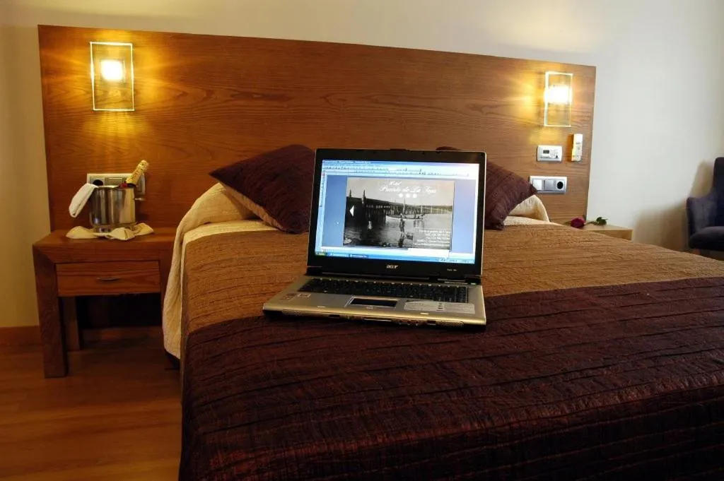 Bed in Hotel Puente de La Toja