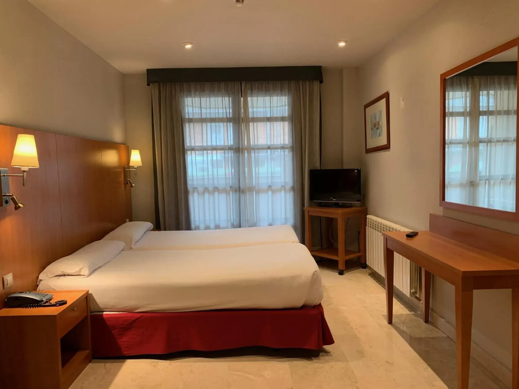 Double or Twin Room in Exe Gran Hotel Almenar Double or Twin Room in Exe Gran Hotel Almenar