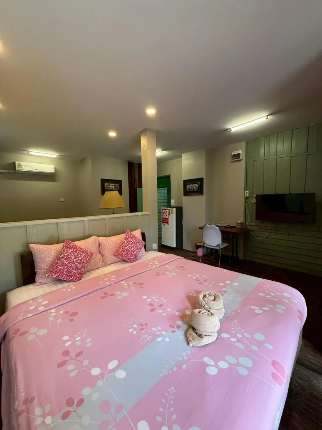 TV and multimedia, Bed in tamarind guesthouse