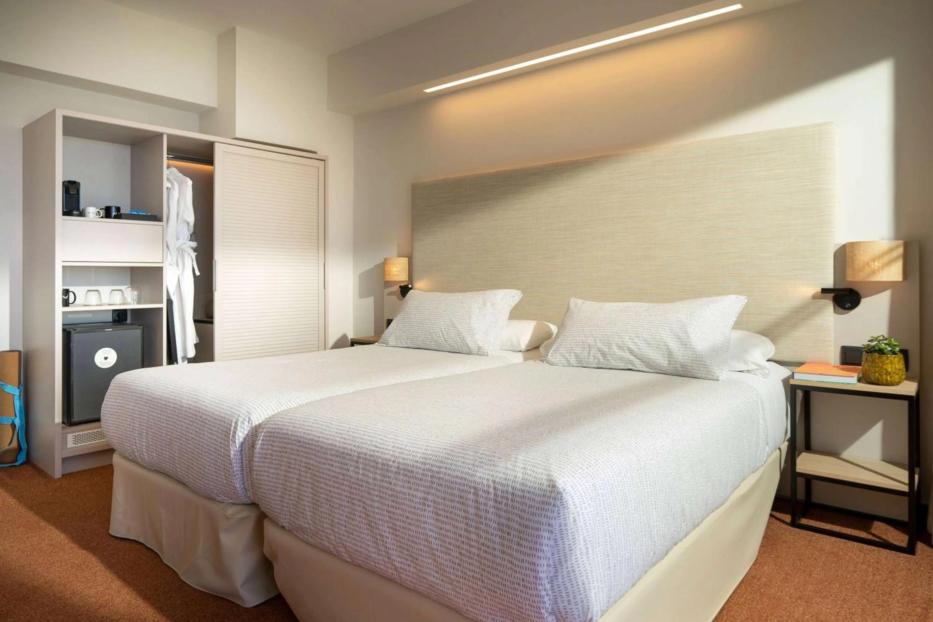 Bedroom, Bed in INNSiDE by Meliá Costablanca - Adults recommended