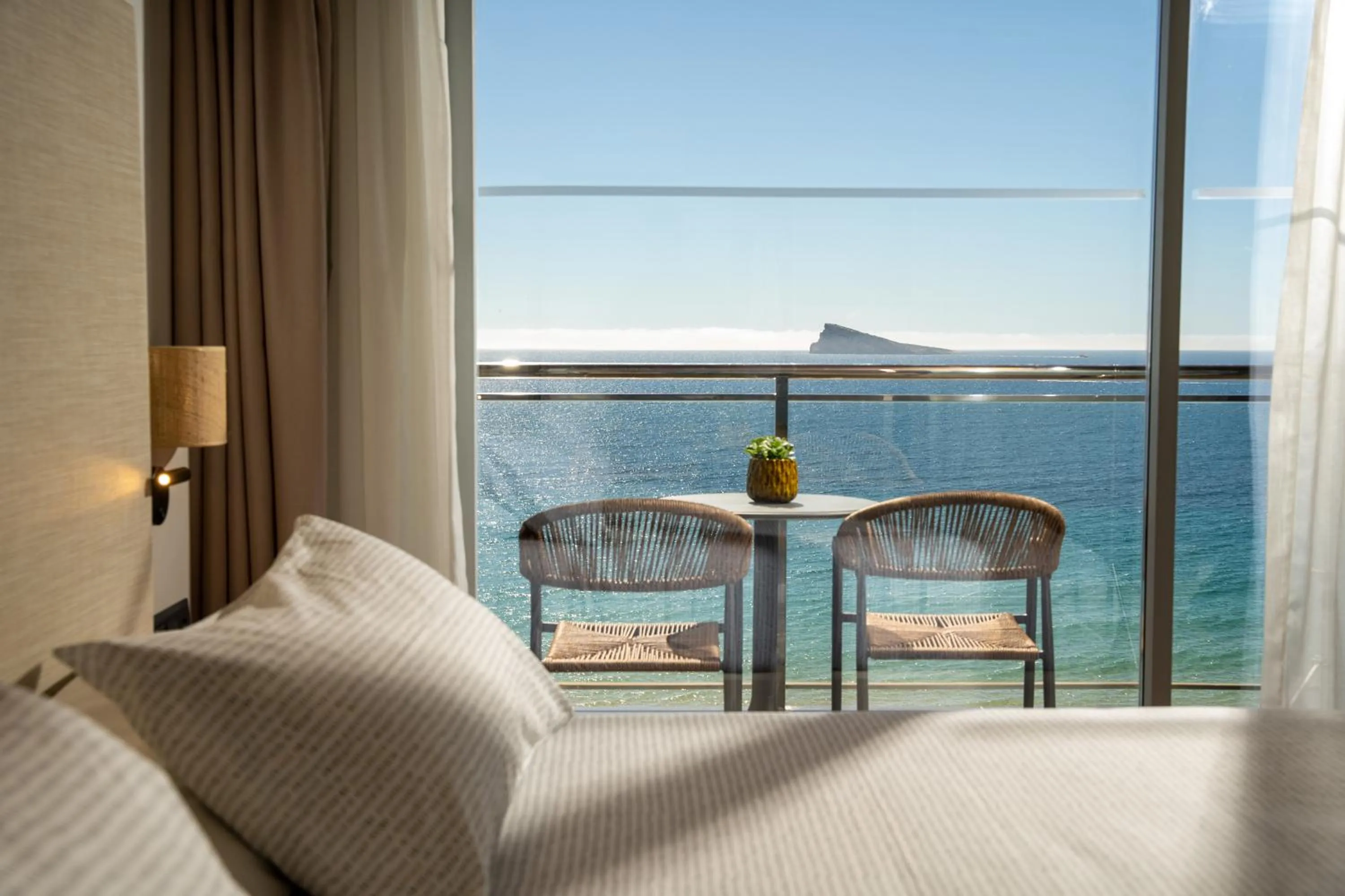 Balcony/Terrace, Bed in INNSiDE by Meliá Costablanca - Adults recommended