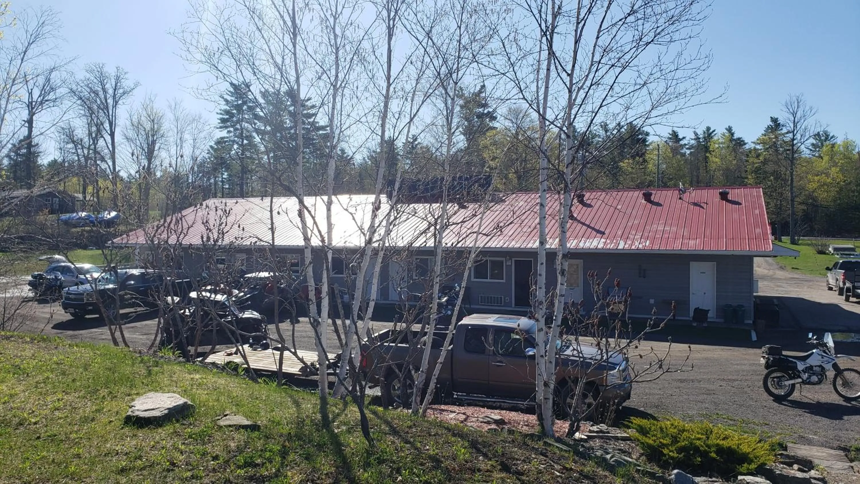 Property building in Calabogie Motor Inn